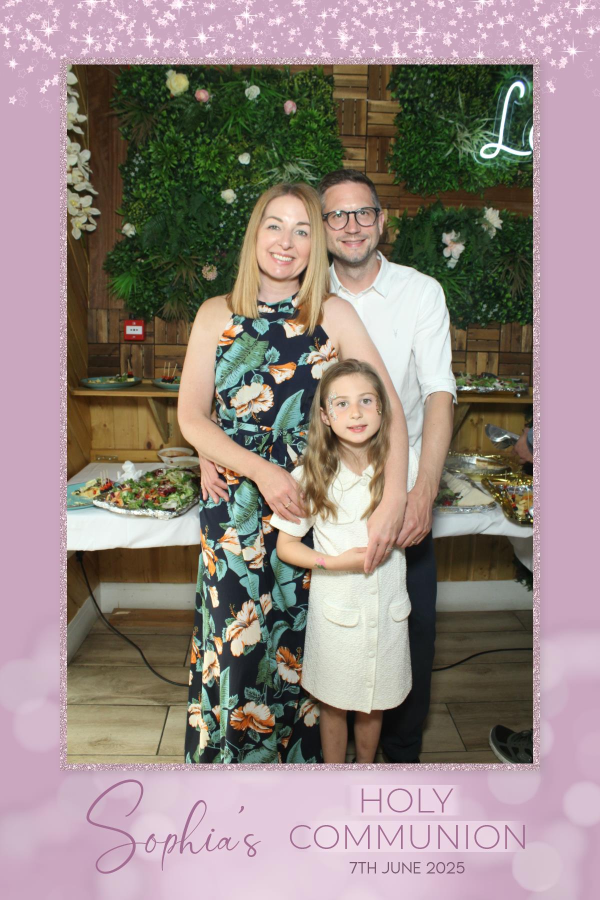 Sophia's 1st Holy Communion | View more photos from the event at gallery.liverpoolselfiemirror.co.uk/u/LiverpoolSelfieMirror/Sophias-1st-Holy-Communion
