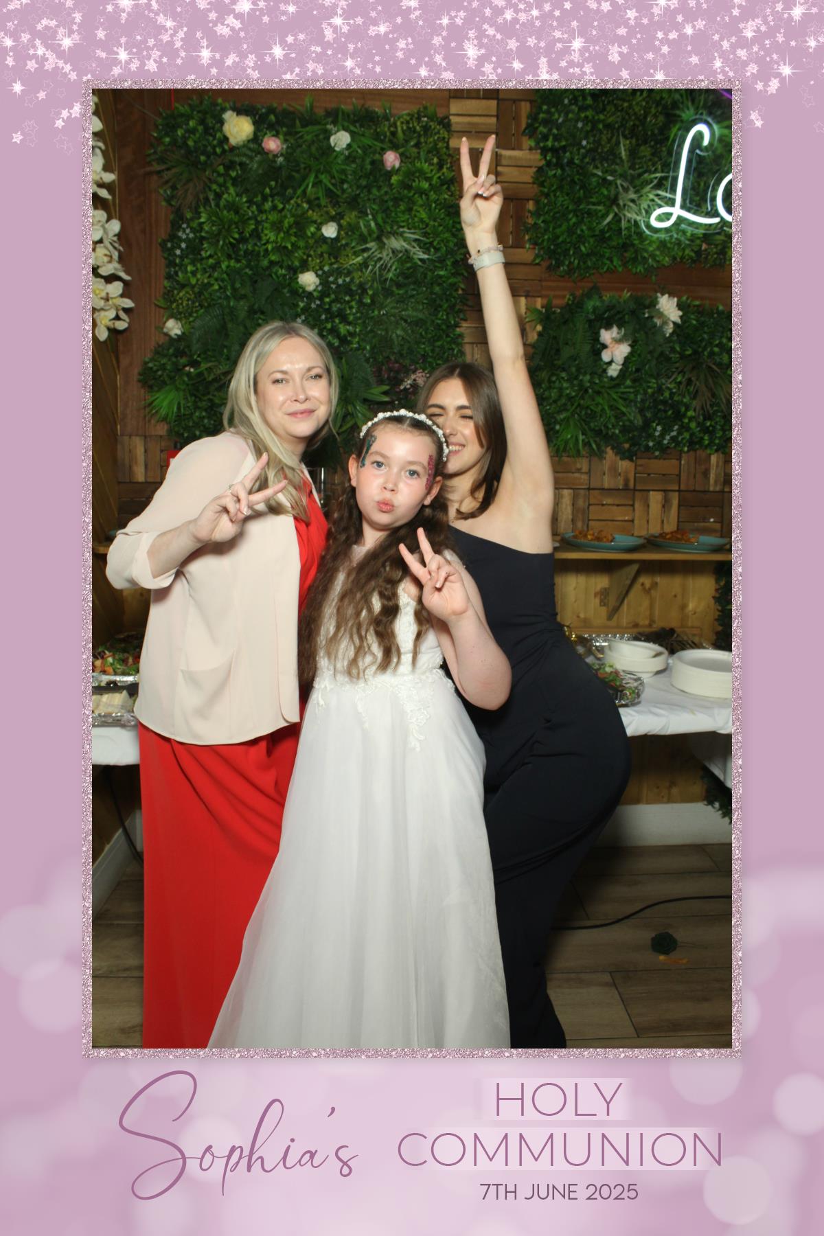 Sophia's 1st Holy Communion | View more photos from the event at gallery.liverpoolselfiemirror.co.uk/u/LiverpoolSelfieMirror/Sophias-1st-Holy-Communion