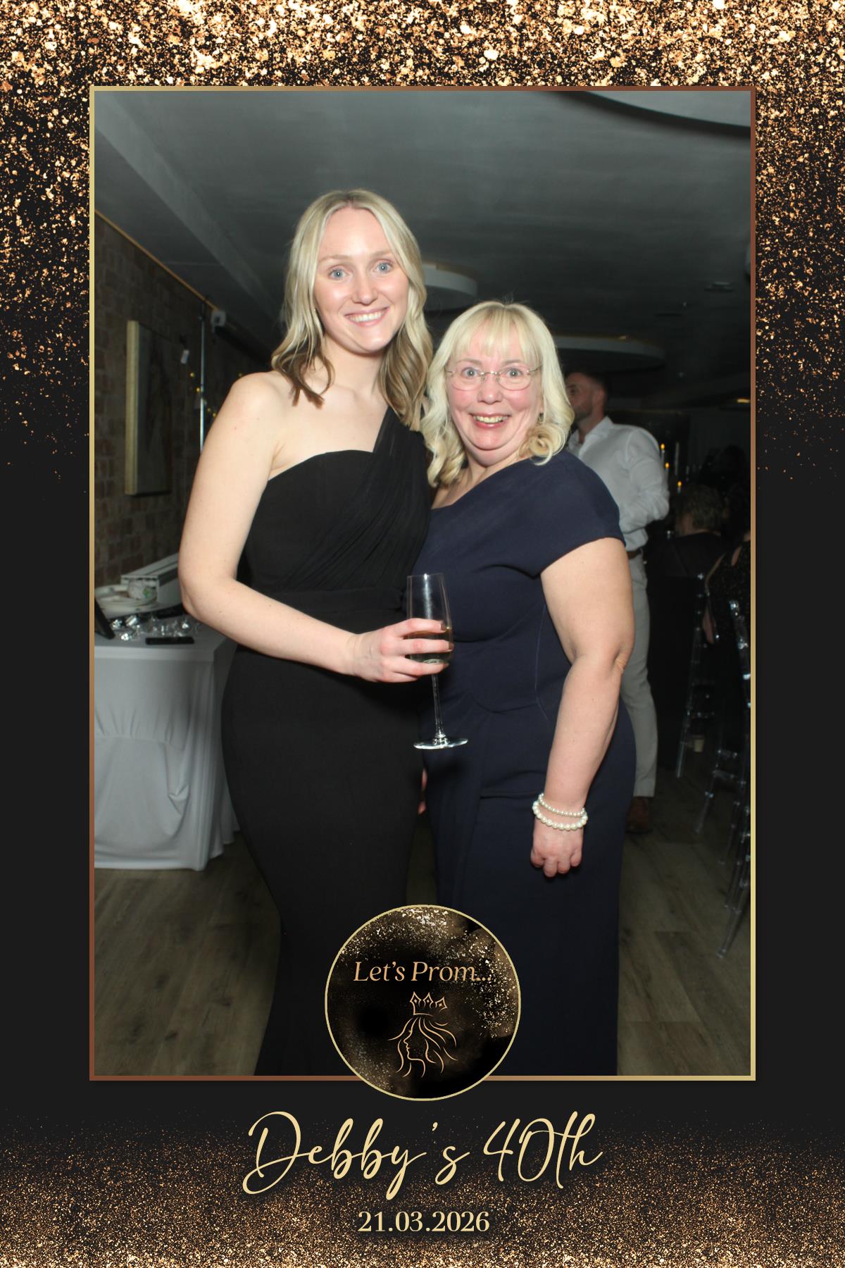 Debby's 40th Birthday | View more photos from the event at gallery.liverpoolselfiemirror.co.uk/u/LiverpoolSelfieMirror/Debbys-40th-Birthday