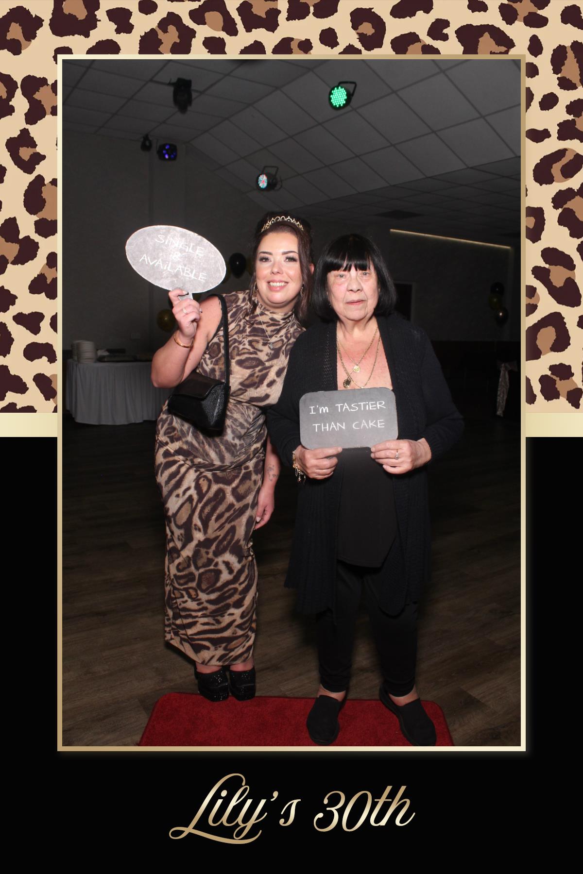 Lily's 30th Birthday | View more photos from the event at gallery.liverpoolselfiemirror.co.uk/u/LiverpoolSelfieMirror/Lilys-30th-Birthday