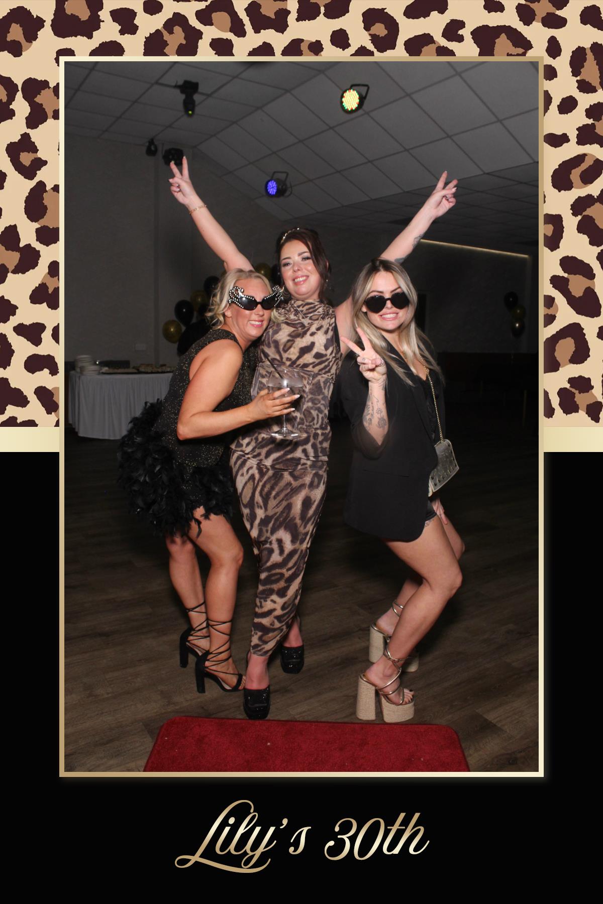 Lily's 30th Birthday | View more photos from the event at gallery.liverpoolselfiemirror.co.uk/u/LiverpoolSelfieMirror/Lilys-30th-Birthday