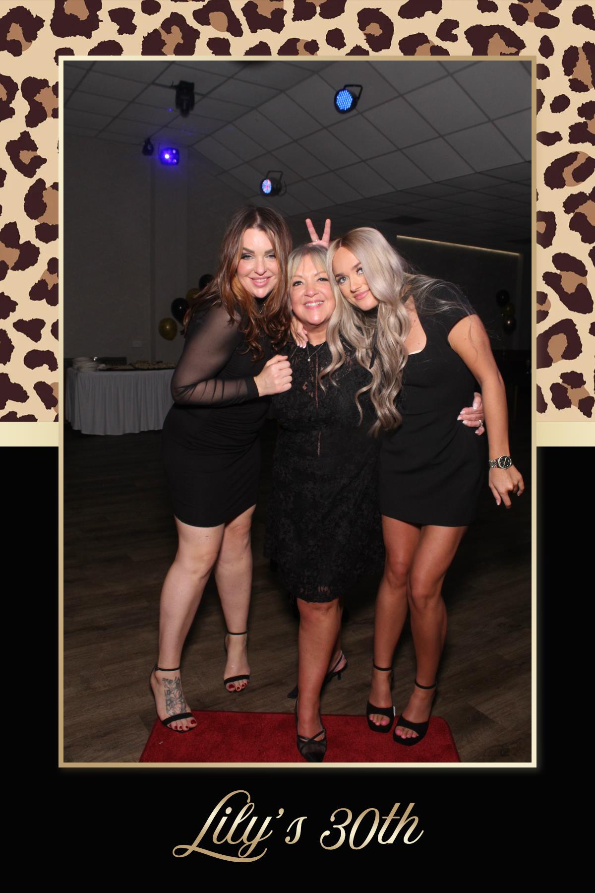 Lily's 30th Birthday | View more photos from the event at gallery.liverpoolselfiemirror.co.uk/u/LiverpoolSelfieMirror/Lilys-30th-Birthday