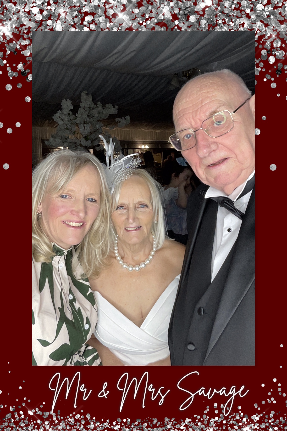 Mr & Mrs Savage | View more photos from the event at gallery.liverpoolselfiemirror.co.uk/u/LiverpoolSelfieMirror/Mr-Mrs-Savage