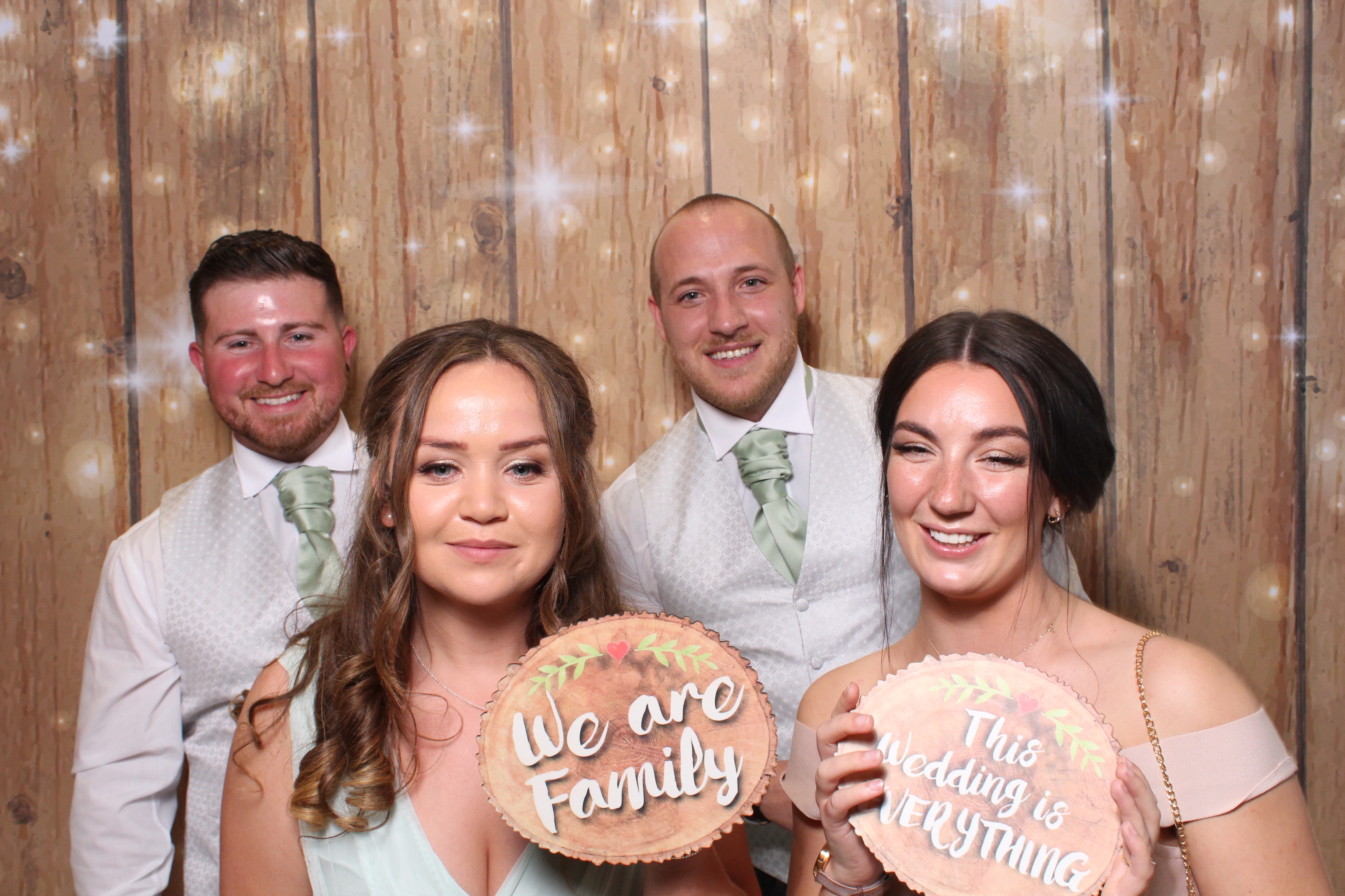 Lauren & Danny  | View more photos from the event at gallery.magicimages.uk/u/MagicImages/Lauren-Danny