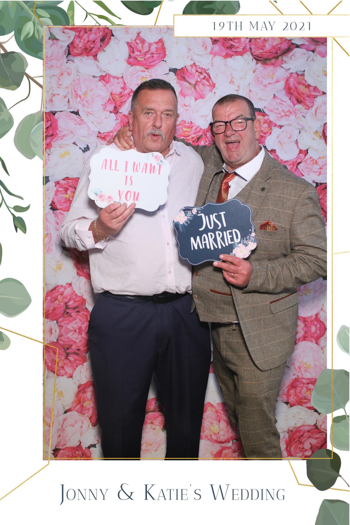 Mr & Mrs Ashley  | View more photos from the event at gallery.magicimages.uk/u/MagicImages/Mr-Mrs-Ashley