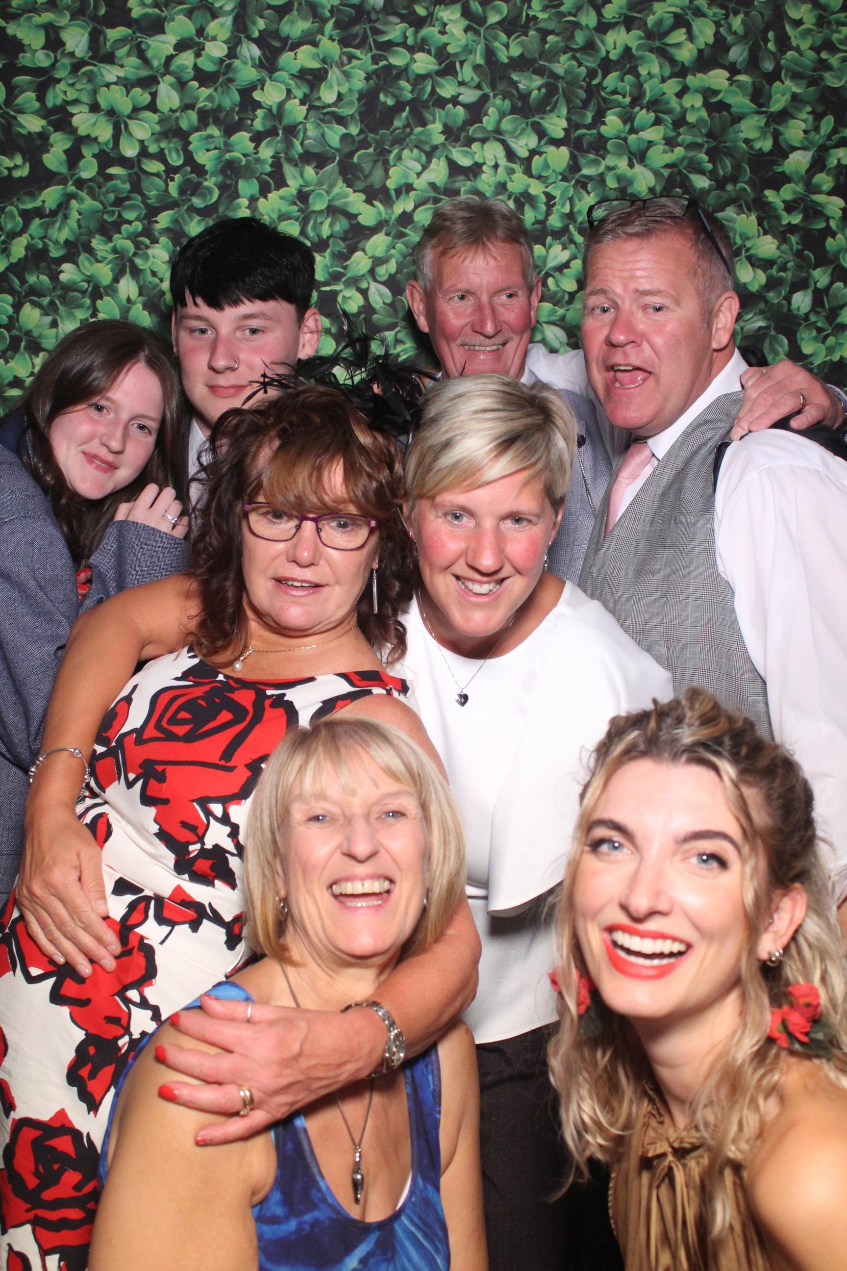 Mr & Mrs Kitson  | View more photos from the event at gallery.magicimages.uk/u/MagicImages/Mr-Mrs-Kitson