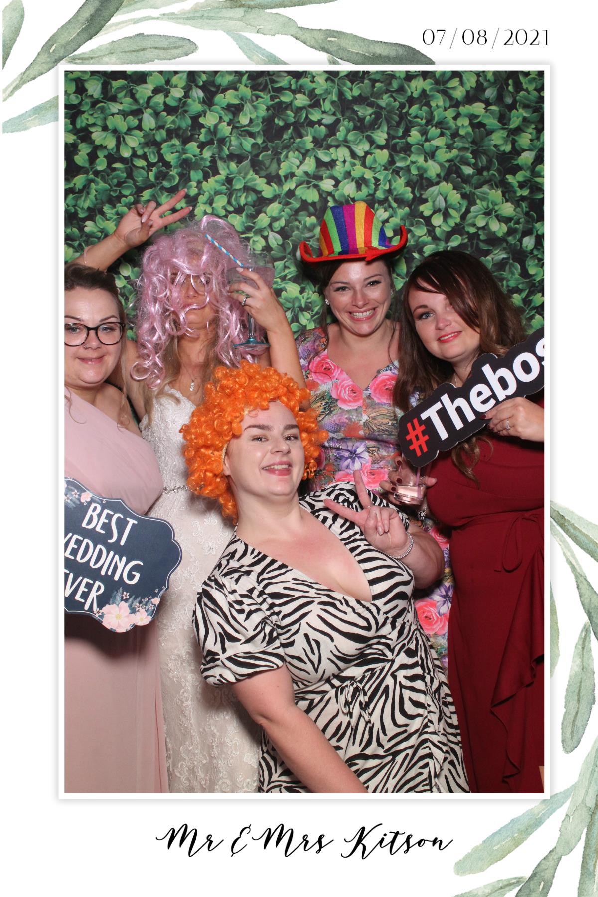 Mr & Mrs Kitson  | View more photos from the event at gallery.magicimages.uk/u/MagicImages/Mr-Mrs-Kitson