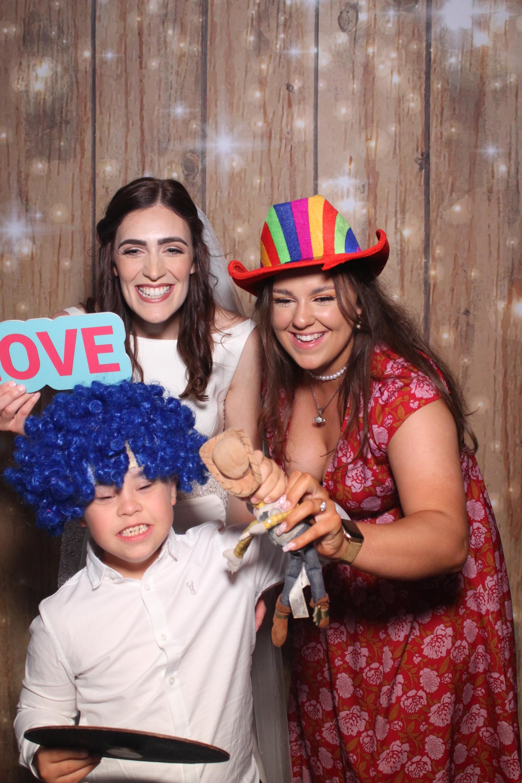 Mr & Mrs Reynolds  | View more photos from the event at gallery.magicimages.uk/u/MagicImages/Mr-Mrs-Reynolds