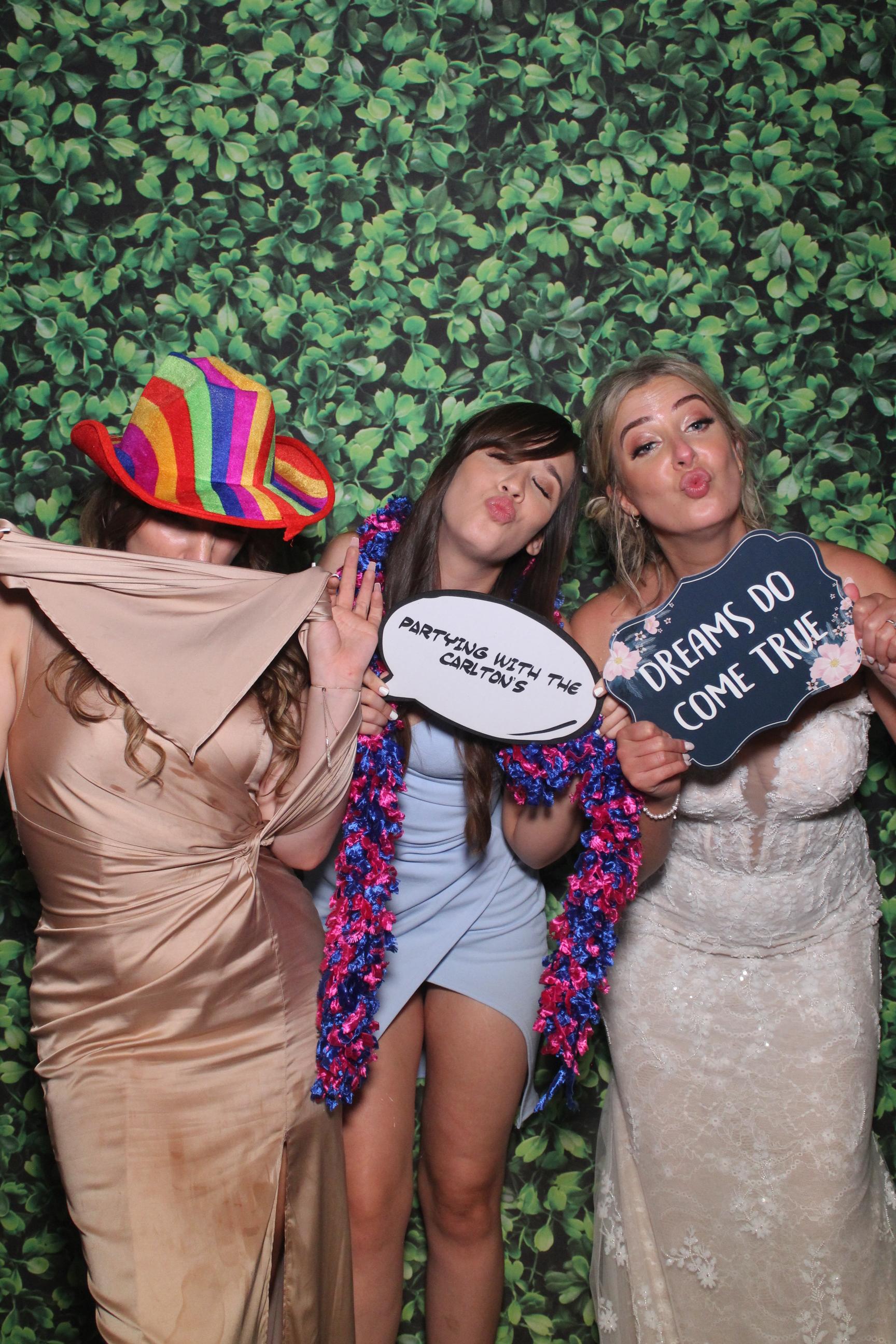 Nick & Melissa  | View more photos from the event at gallery.magicimages.uk/u/MagicImages/Nick-Melissa