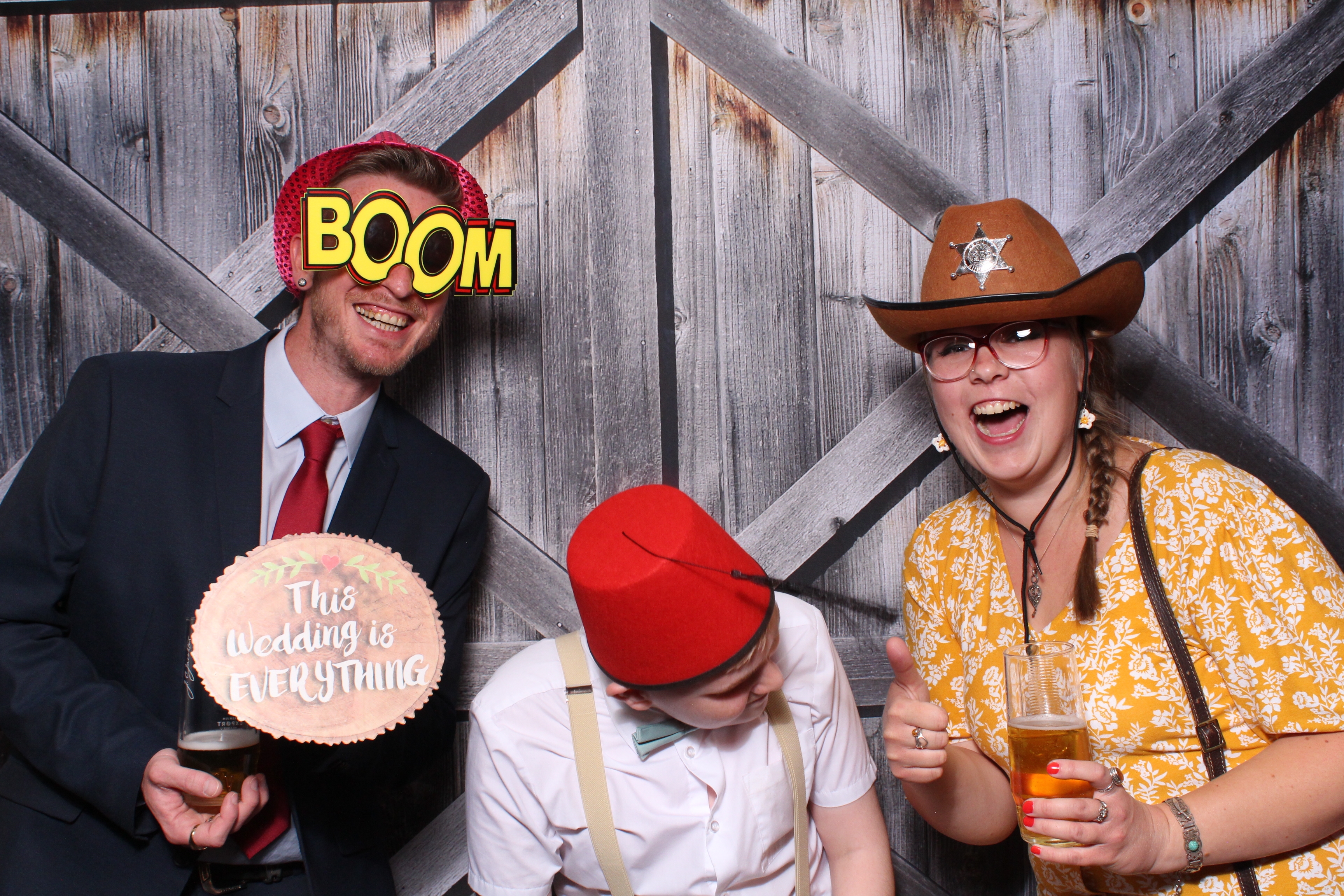 Pete & Kelly  | View more photos from the event at gallery.magicimages.uk/u/MagicImages/Pete-Kelly