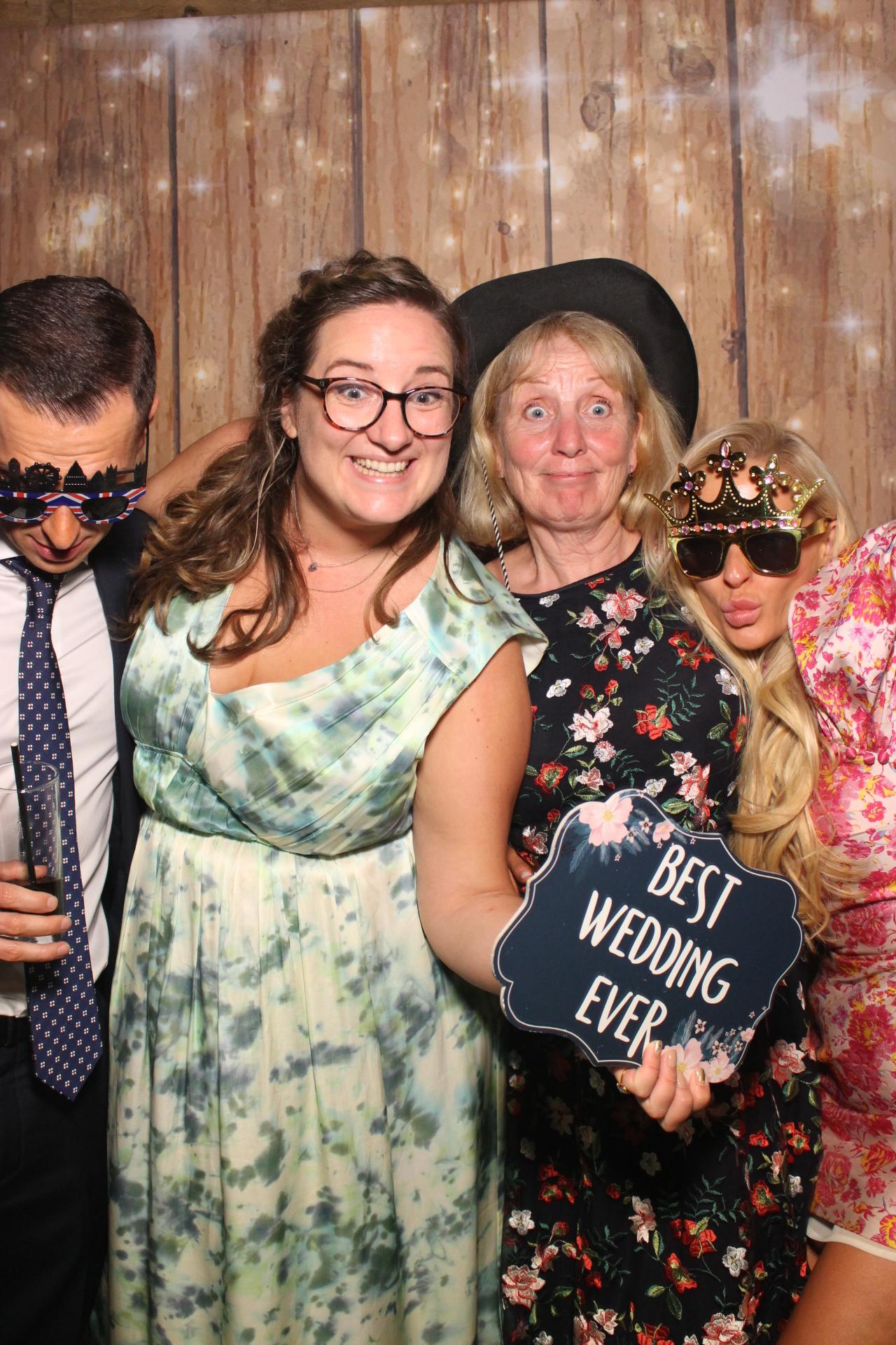 Anna & Mike  | View more photos from the event at gallery.magicimages.uk/u/MagicImages/Anna-Mike