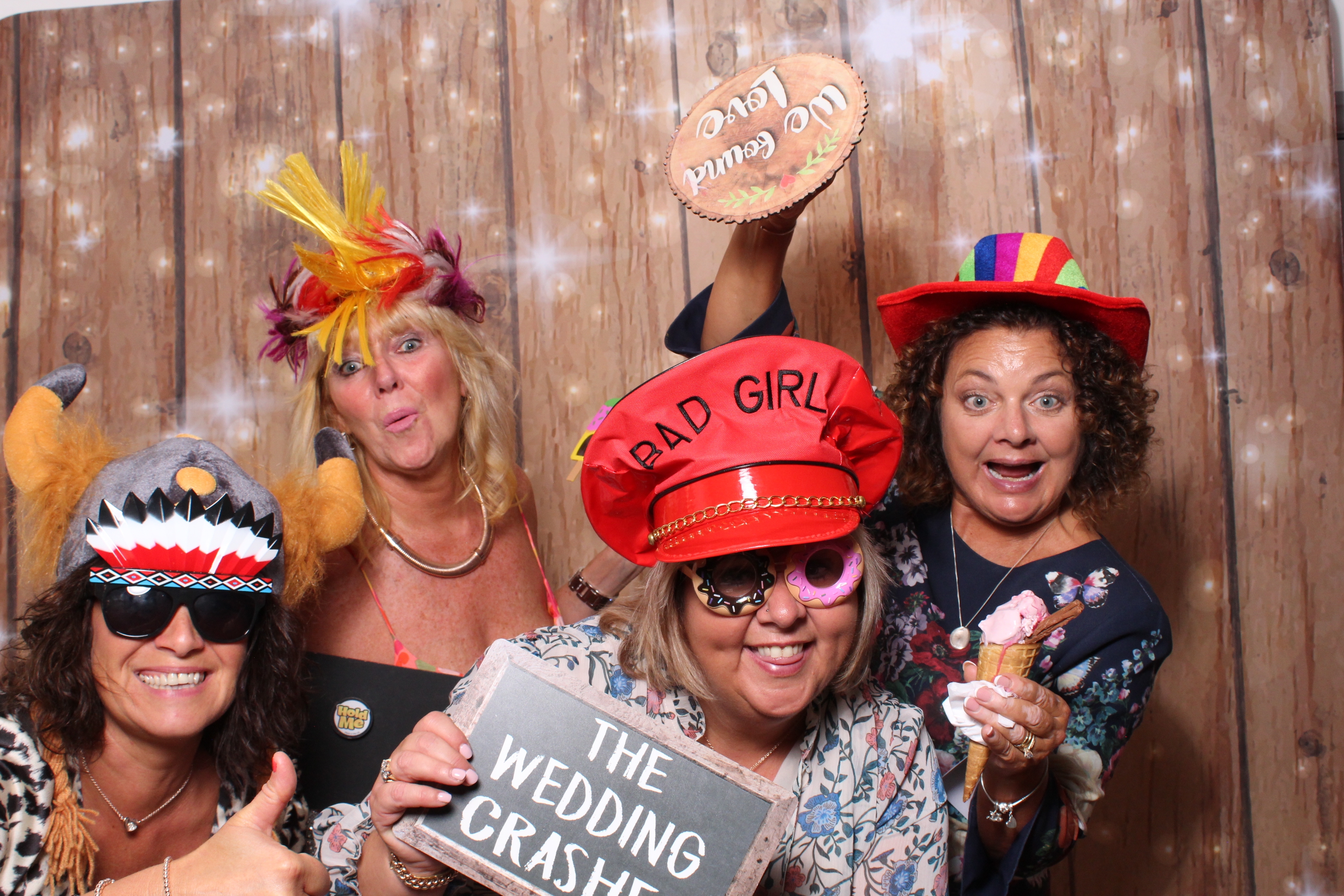 Beth & Ben  | View more photos from the event at gallery.magicimages.uk/u/MagicImages/Beth-Ben