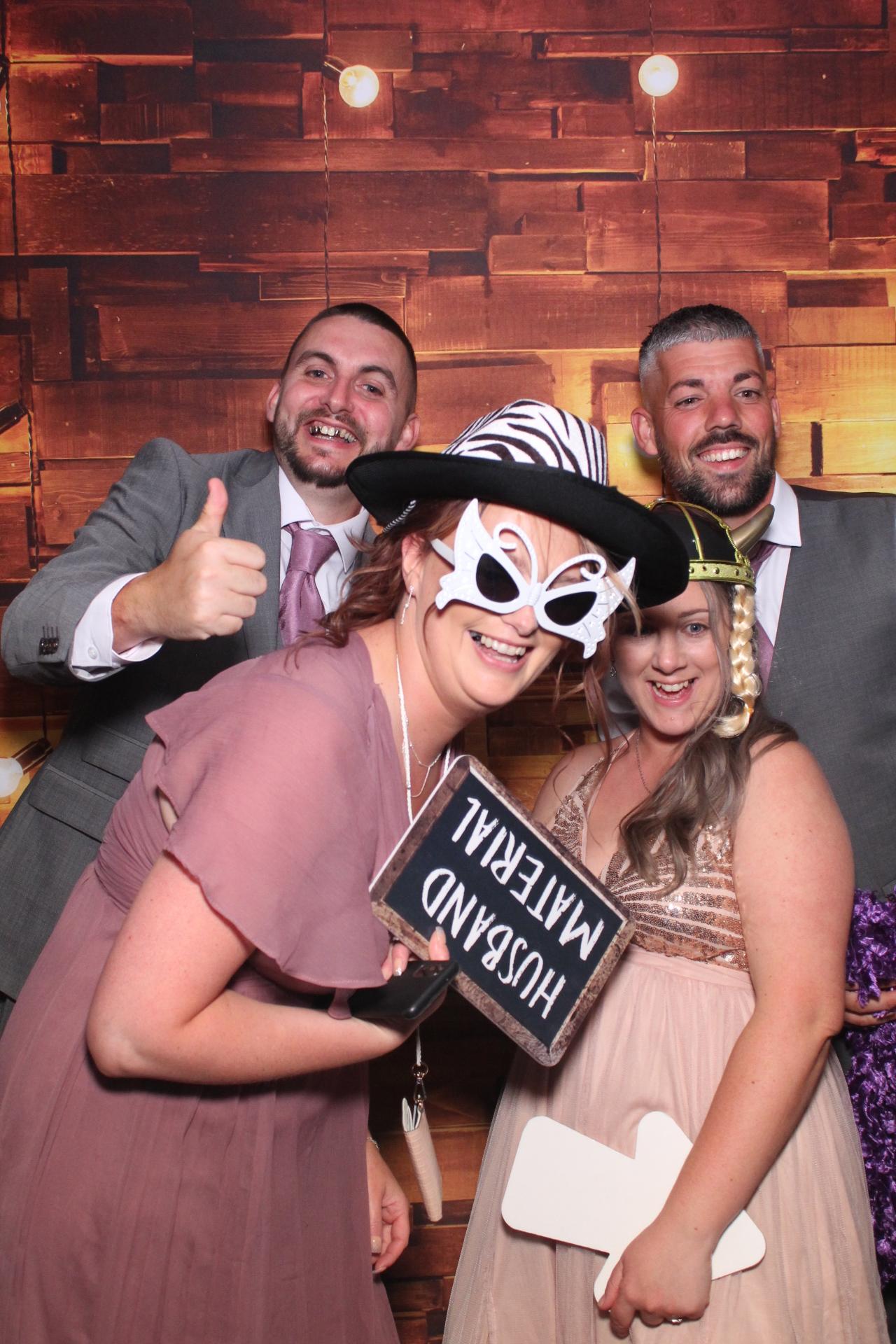 Danielle & Steven  | View more photos from the event at gallery.magicimages.uk/u/MagicImages/Danielle-Steven