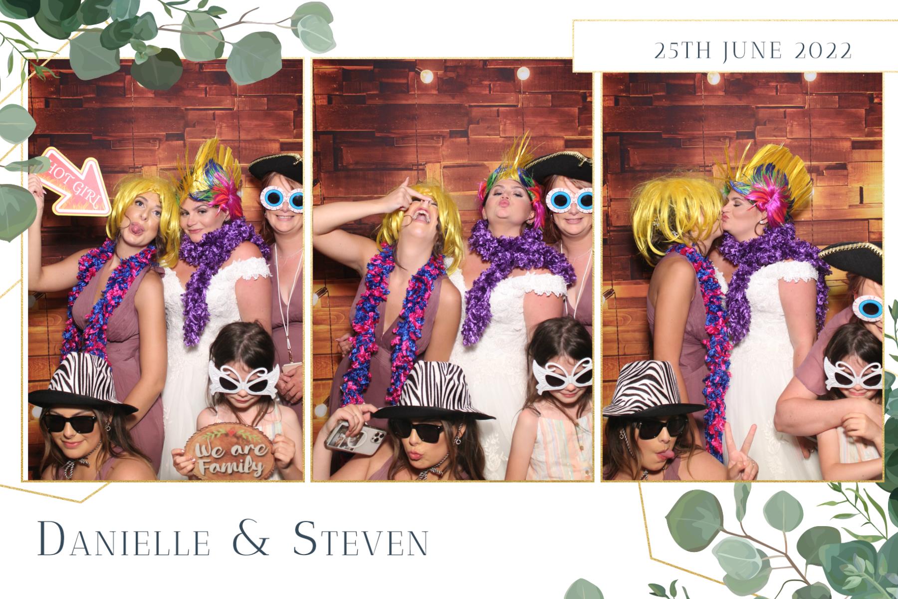 Danielle & Steven  | View more photos from the event at gallery.magicimages.uk/u/MagicImages/Danielle-Steven