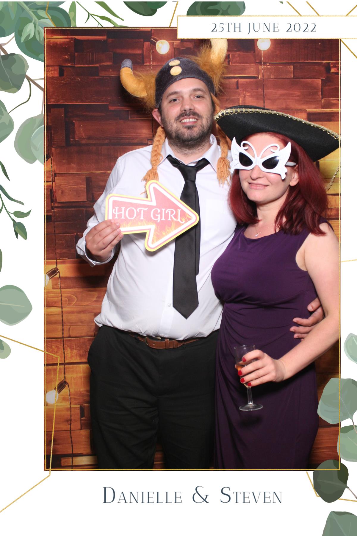 Danielle & Steven  | View more photos from the event at gallery.magicimages.uk/u/MagicImages/Danielle-Steven