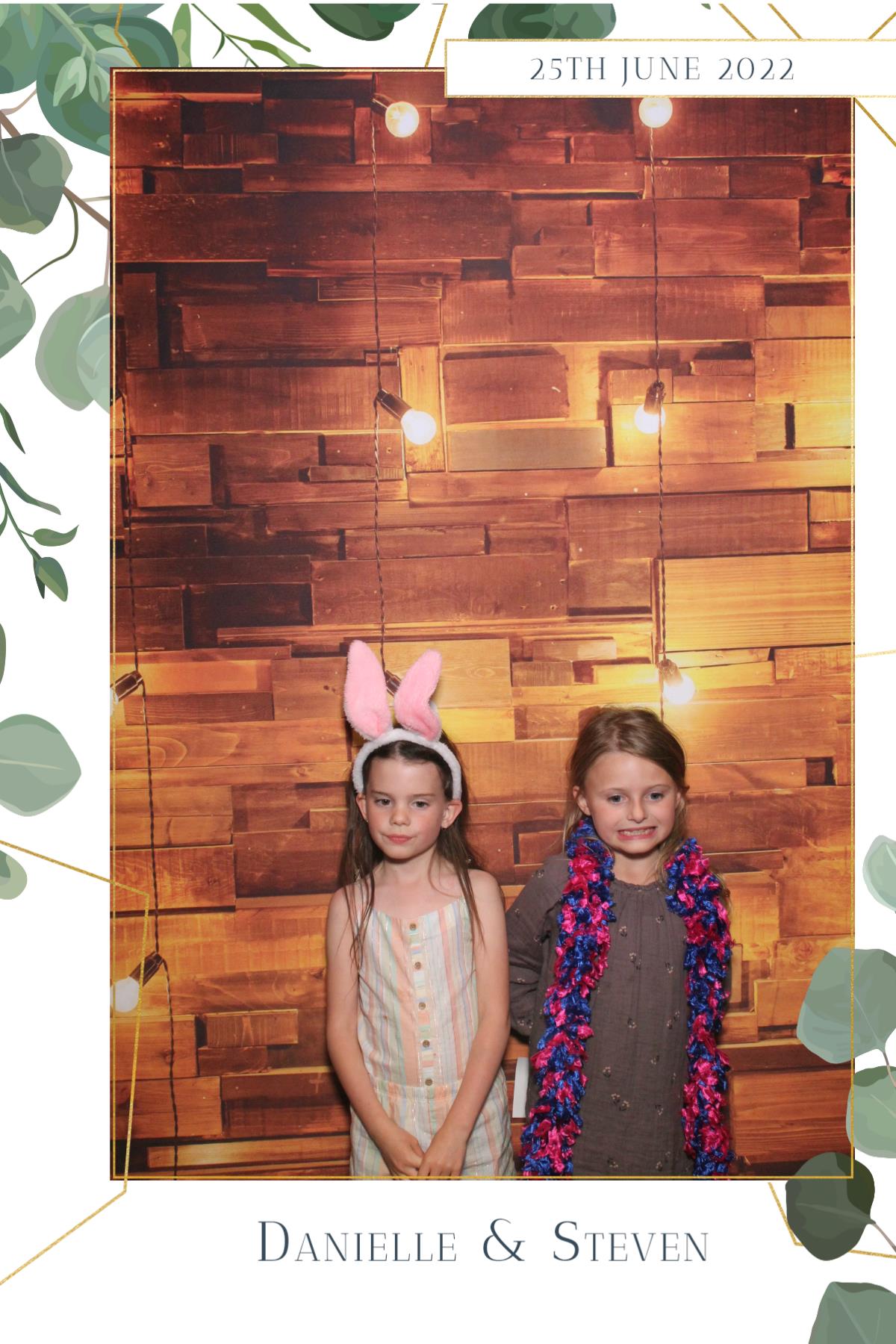 Danielle & Steven  | View more photos from the event at gallery.magicimages.uk/u/MagicImages/Danielle-Steven