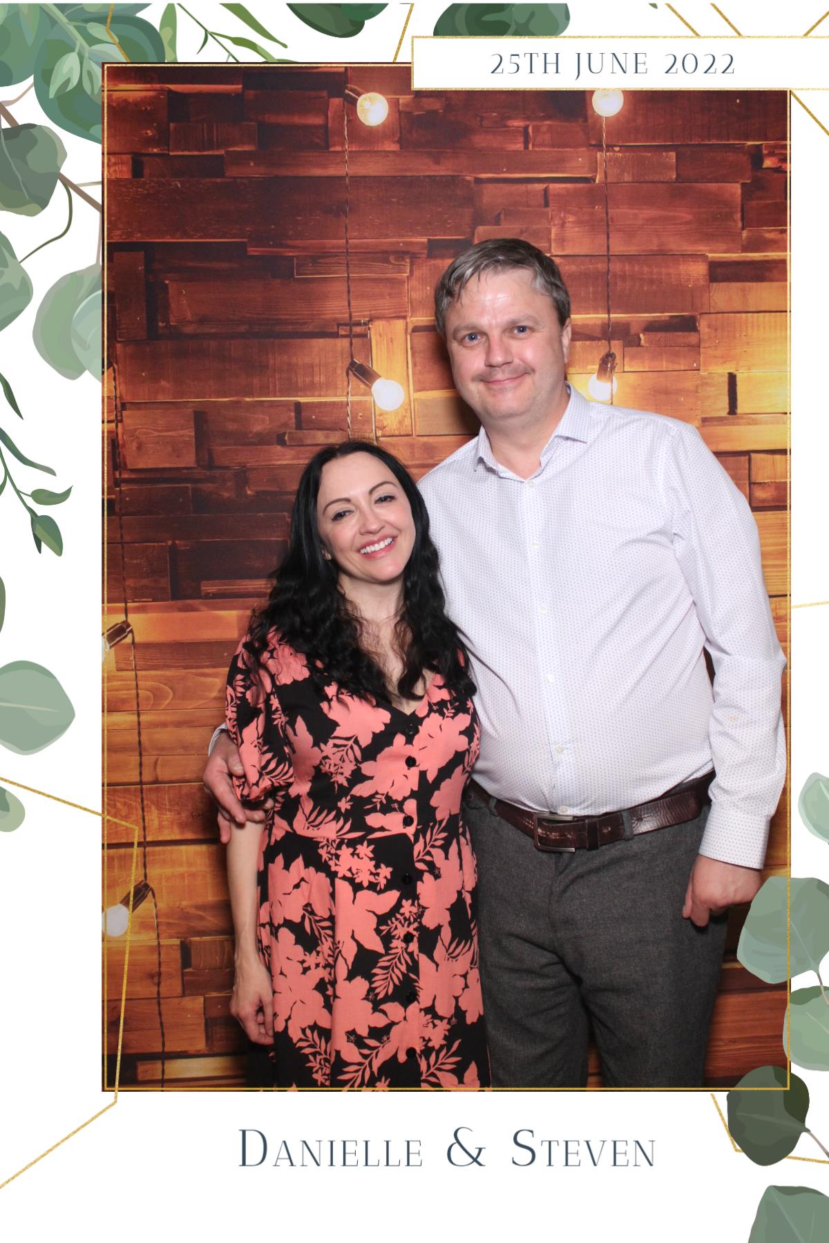 Danielle & Steven  | View more photos from the event at gallery.magicimages.uk/u/MagicImages/Danielle-Steven