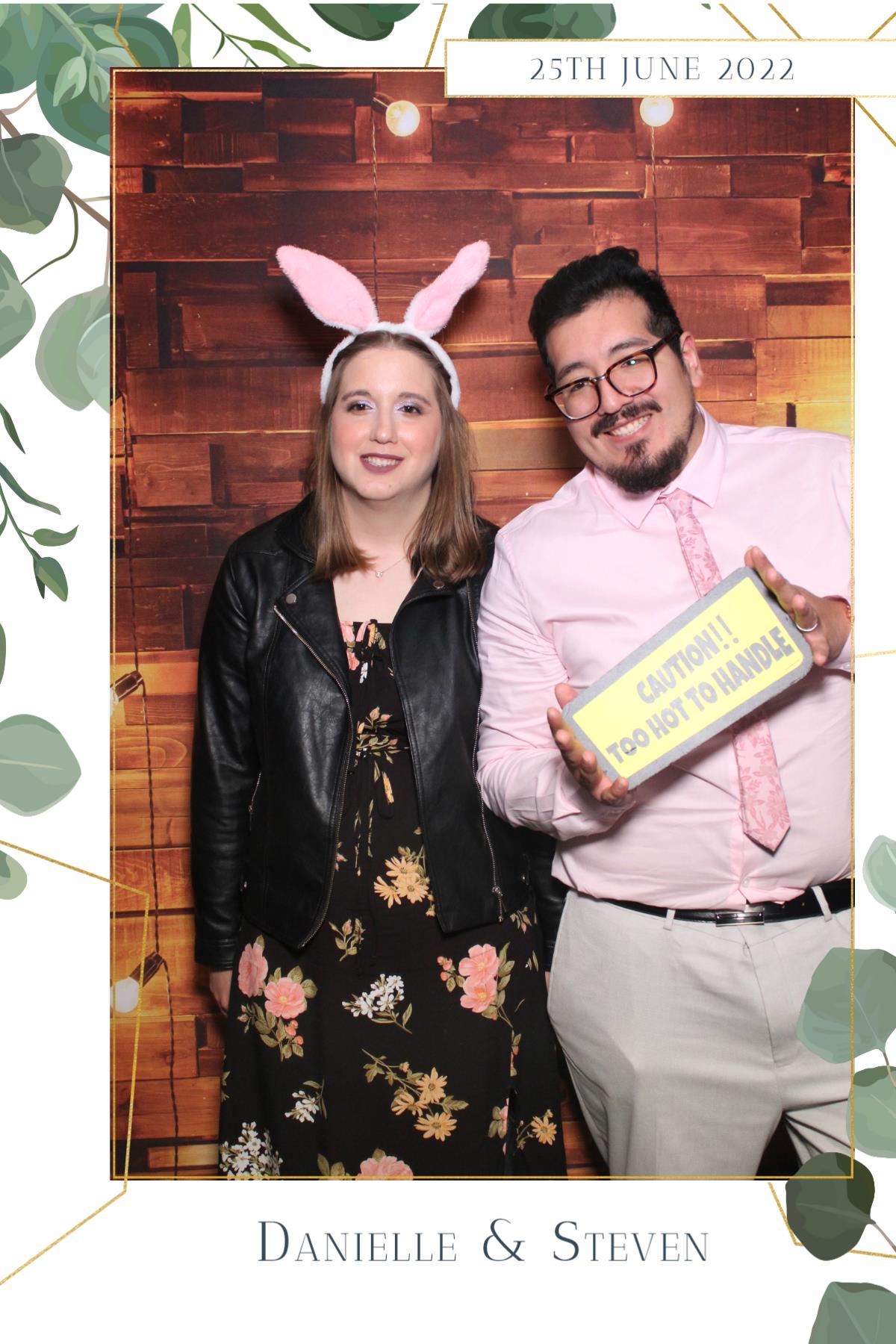 Danielle & Steven  | View more photos from the event at gallery.magicimages.uk/u/MagicImages/Danielle-Steven