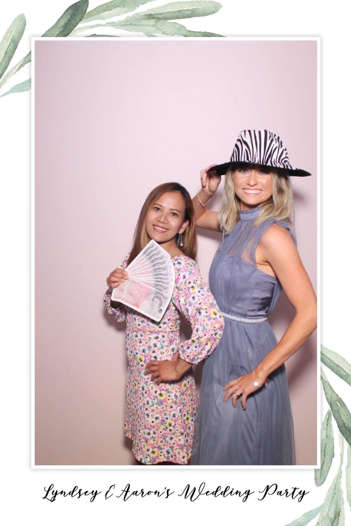 Lyndsey & Aaron | View more photos from the event at gallery.magicimages.uk/u/MagicImages/Lyndsey-Aaron