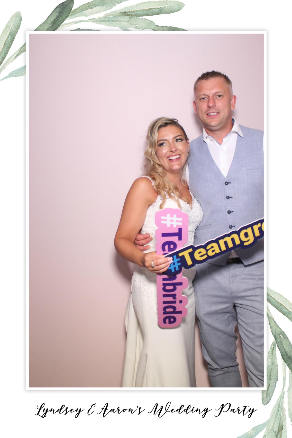 Lyndsey & Aaron | View more photos from the event at gallery.magicimages.uk/u/MagicImages/Lyndsey-Aaron