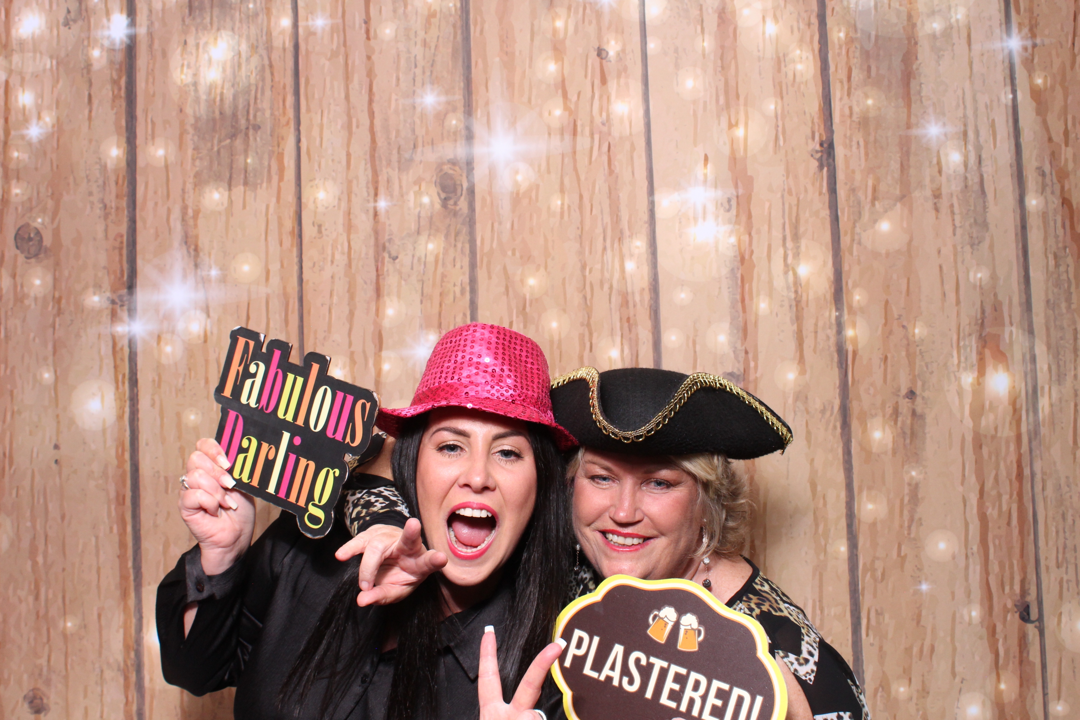 Paul & Danielle  | View more photos from the event at gallery.magicimages.uk/u/MagicImages/Paul-Danielle