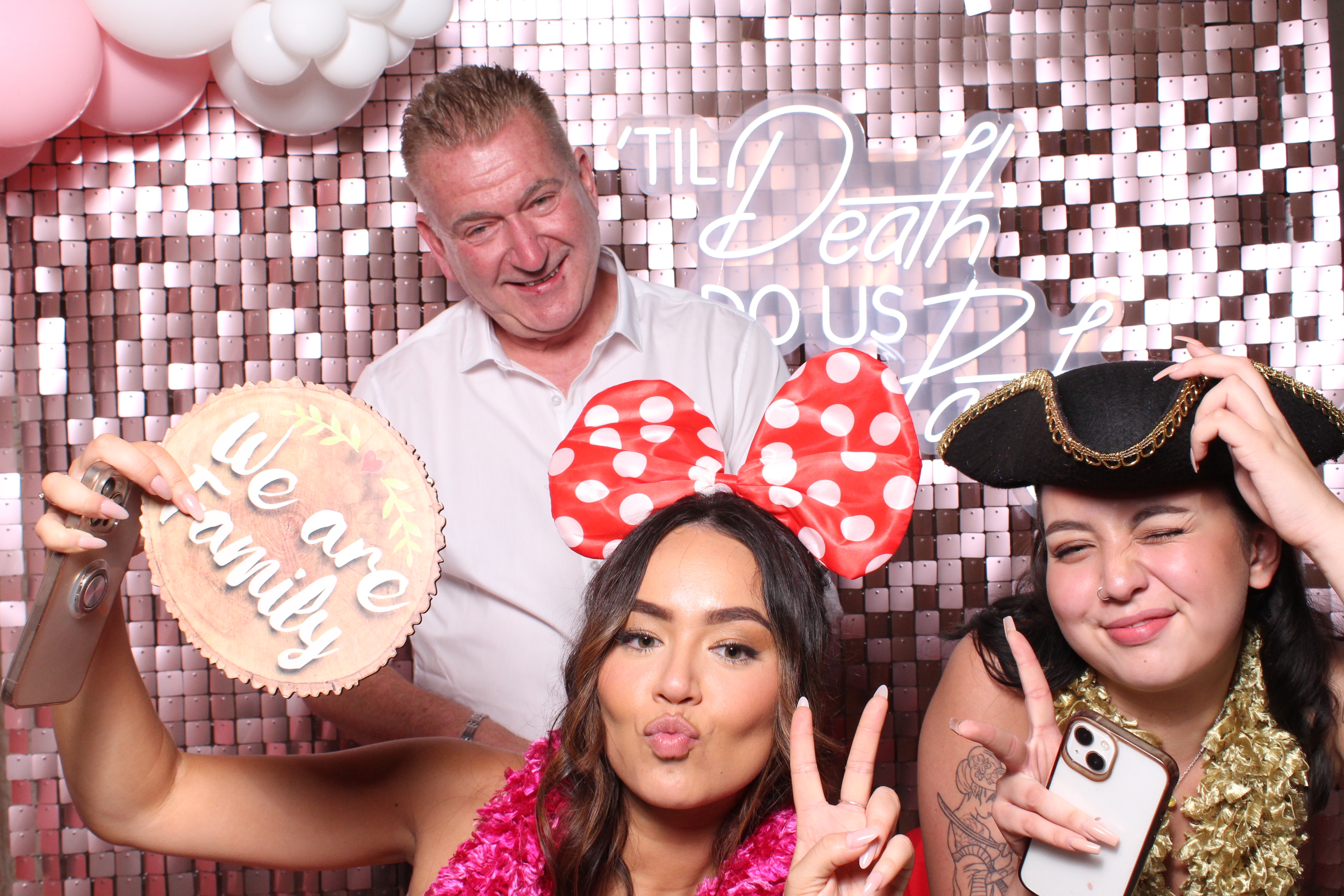 The Hinitts  | View more photos from the event at gallery.magicimages.uk/u/MagicImages/The-Hinitts