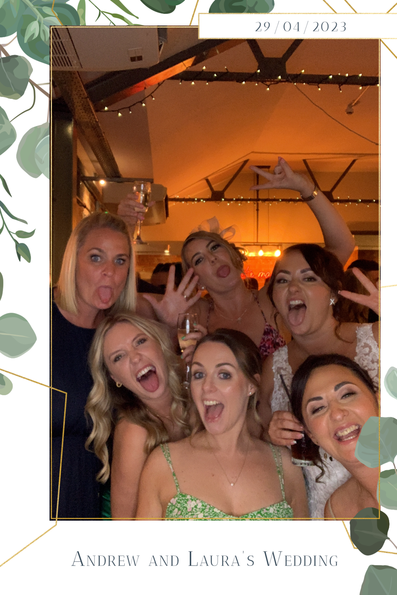 Andrew & Laura  | View more photos from the event at gallery.magicimages.uk/u/MagicImages/Andrew-Laura-0