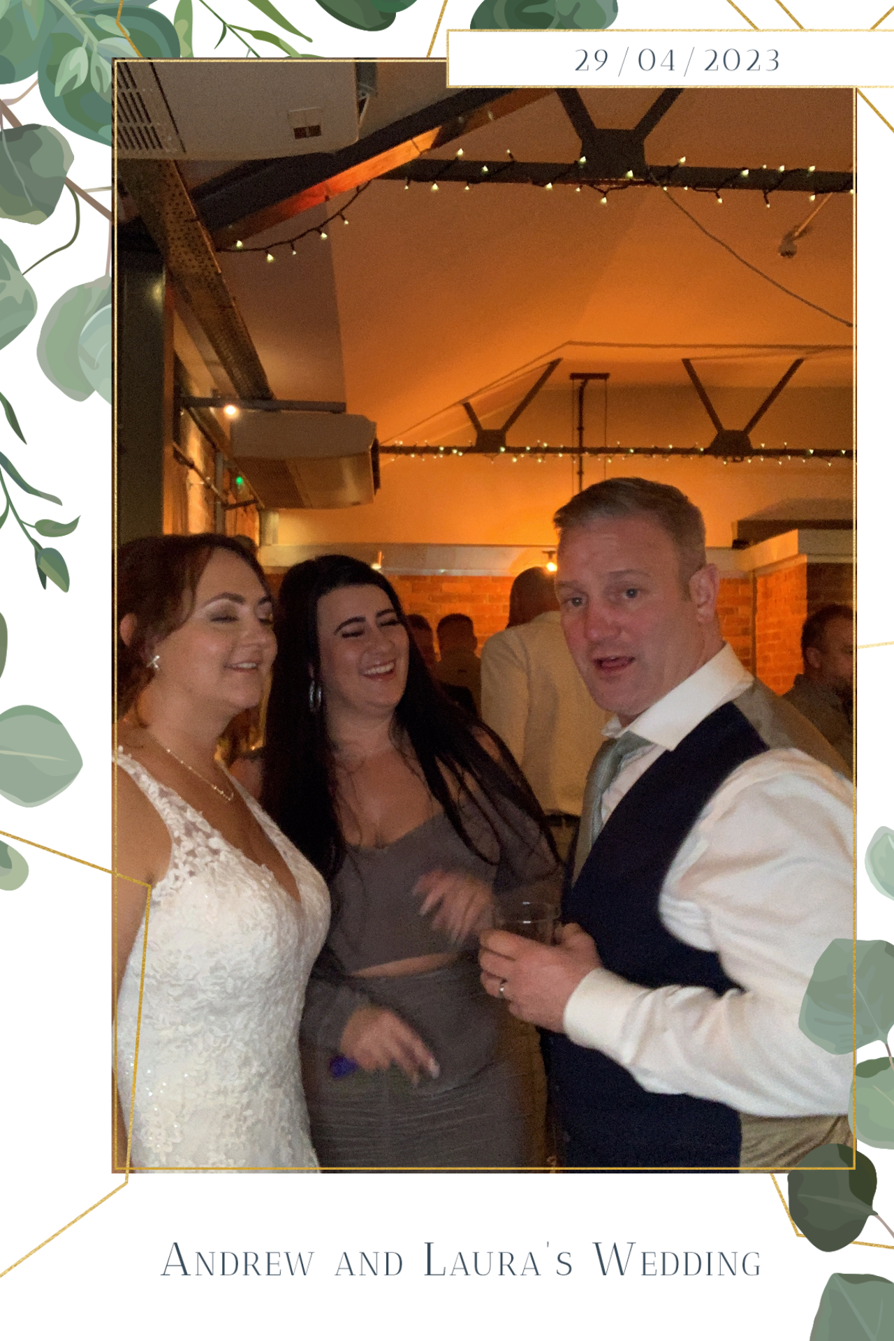 Andrew & Laura  | View more photos from the event at gallery.magicimages.uk/u/MagicImages/Andrew-Laura-0