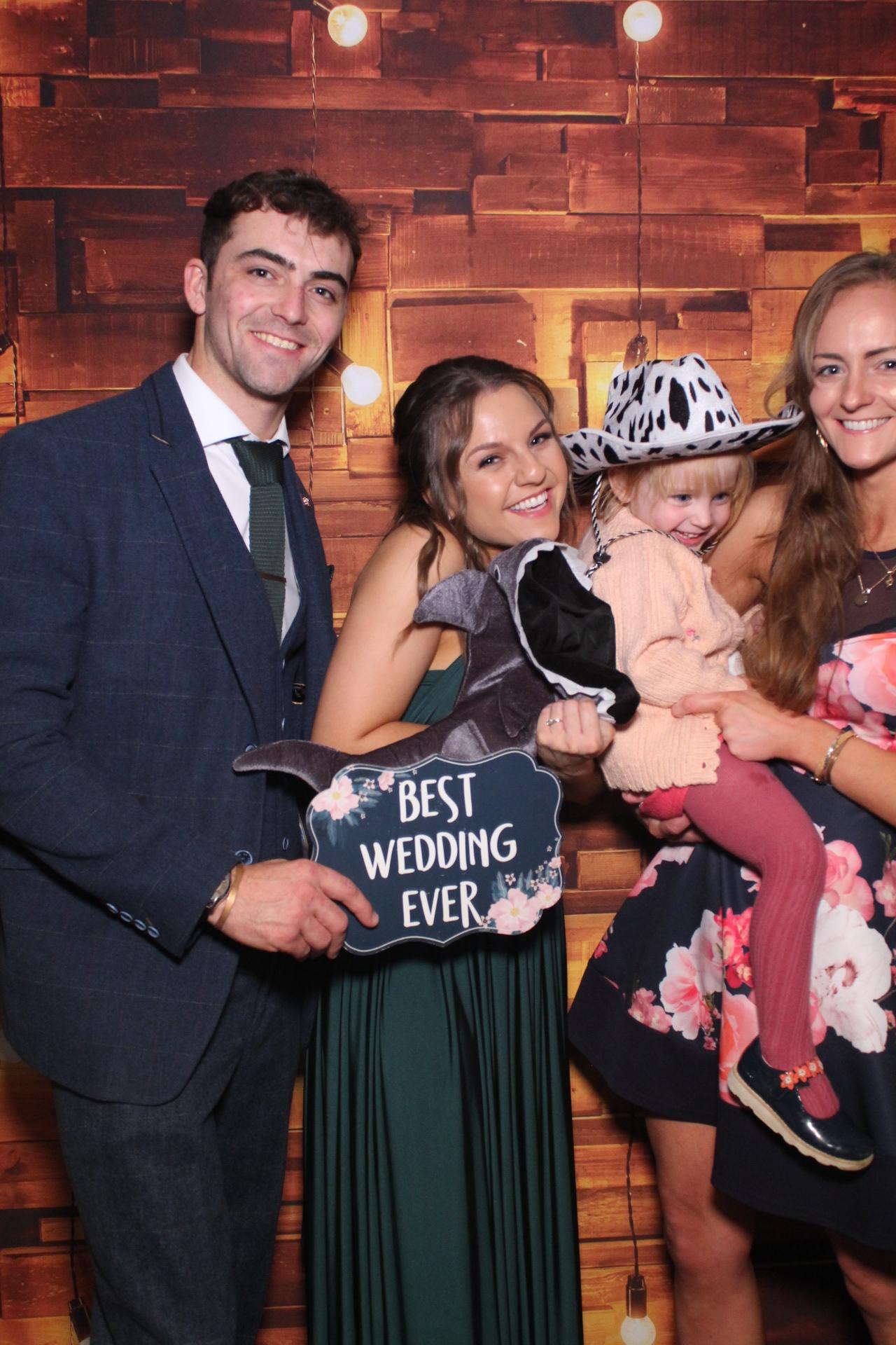 Dan & Molly  | View more photos from the event at gallery.magicimages.uk/u/MagicImages/Dan-Molly