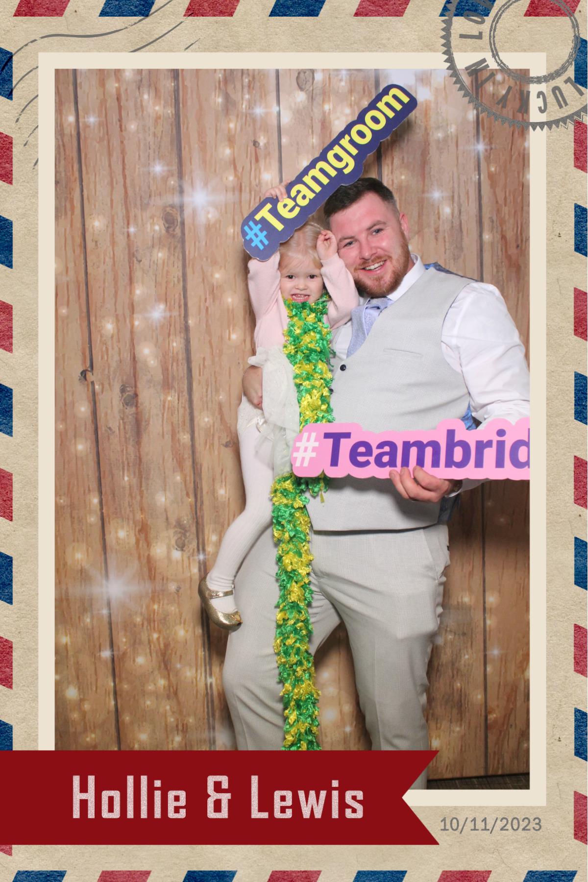 Hollie & Lewis  | View more photos from the event at gallery.magicimages.uk/u/MagicImages/Hollie-Lewis