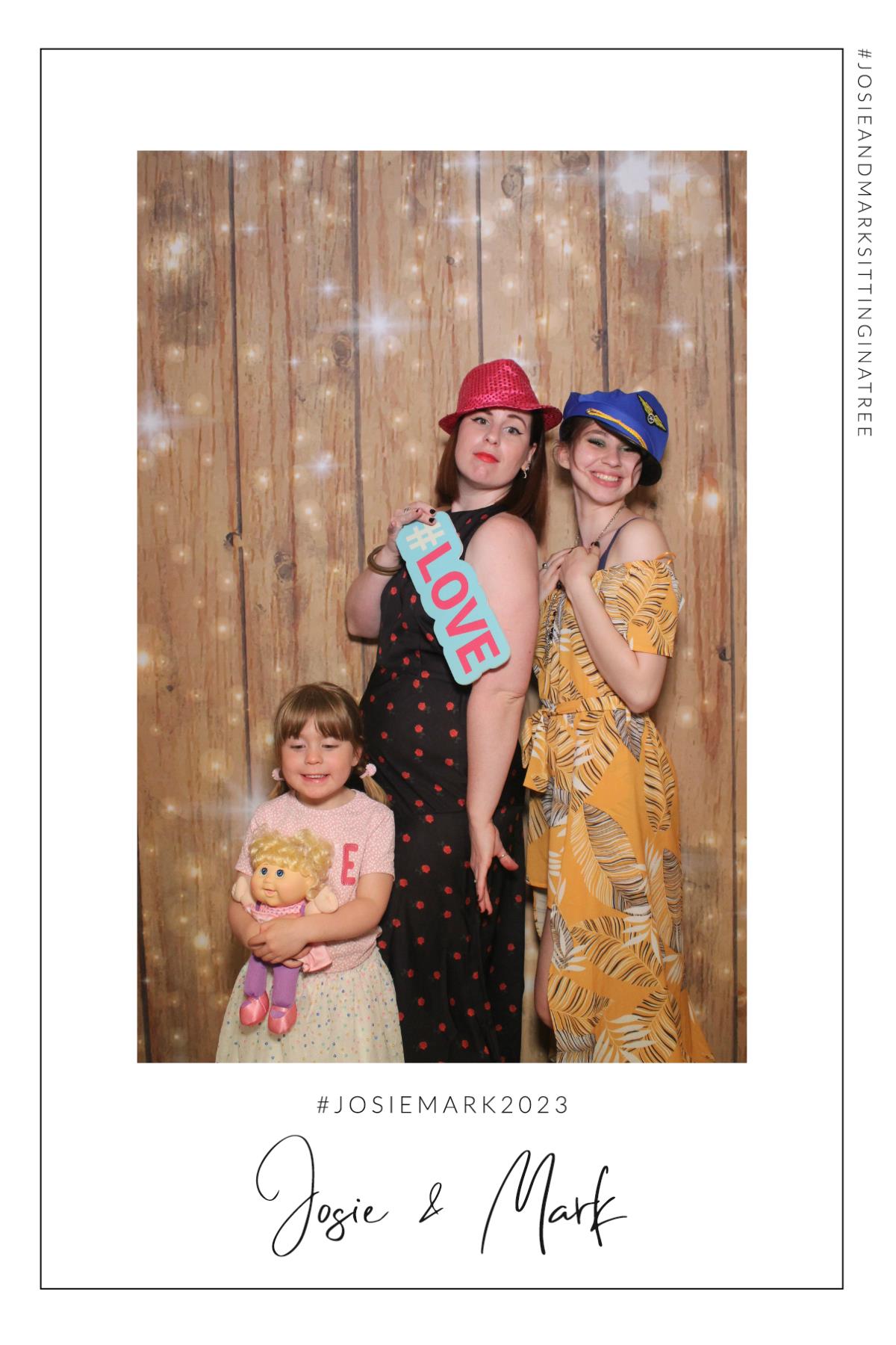 Josie & Mark  | View more photos from the event at gallery.magicimages.uk/u/MagicImages/Josie-Mark