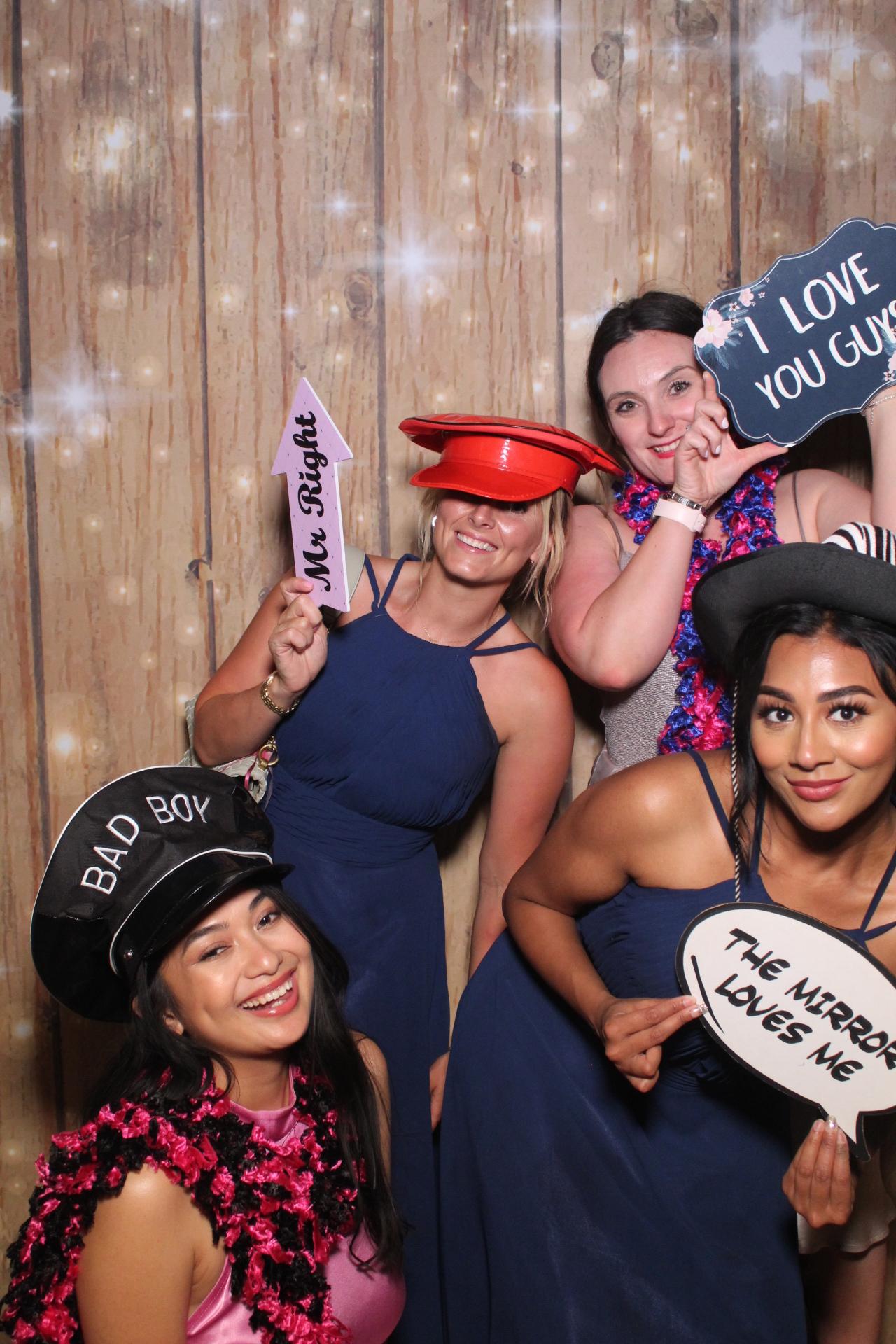 Sophie & Carl  | View more photos from the event at gallery.magicimages.uk/u/MagicImages/Sophie-Carl