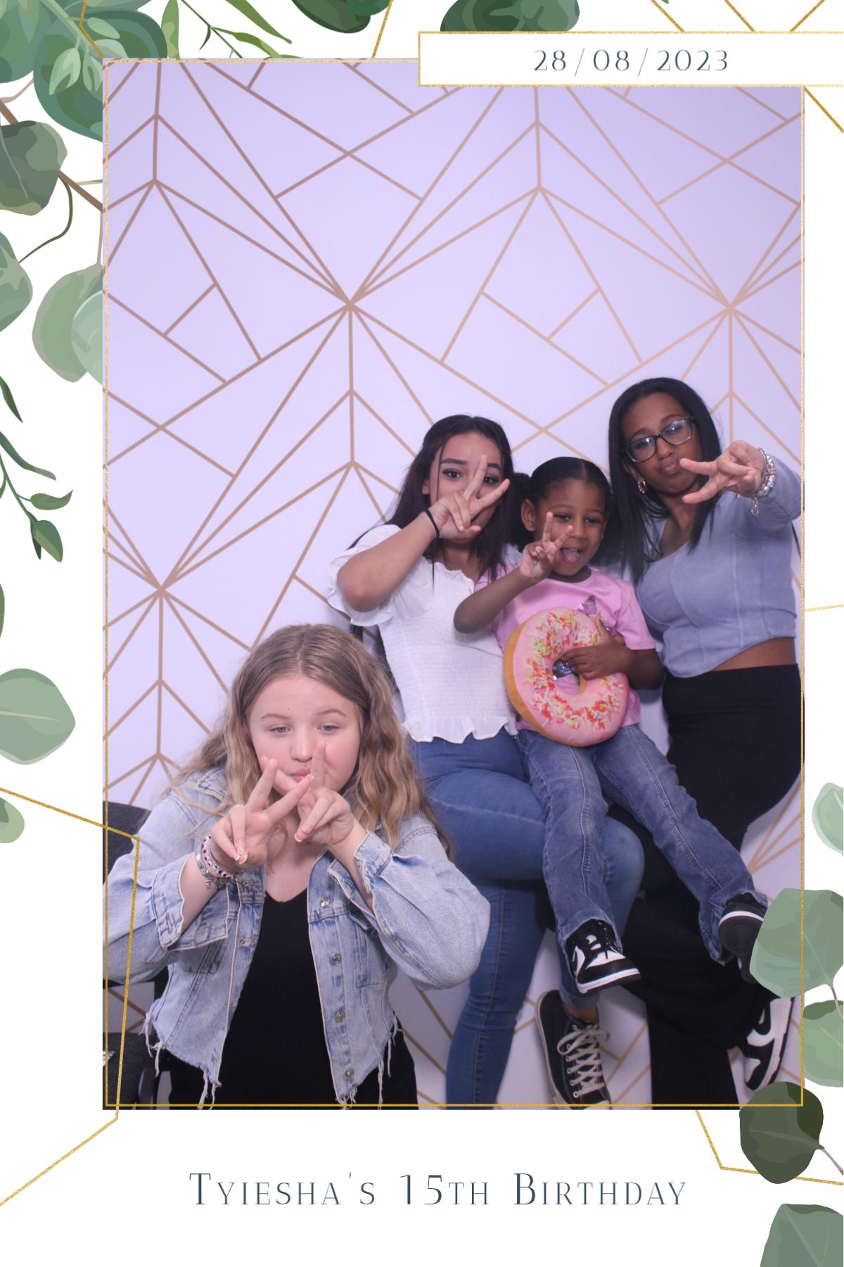 Tyiesha 15th Birthday  | View more photos from the event at gallery.magicimages.uk/u/MagicImages/Tyiesha-15th-Birthday