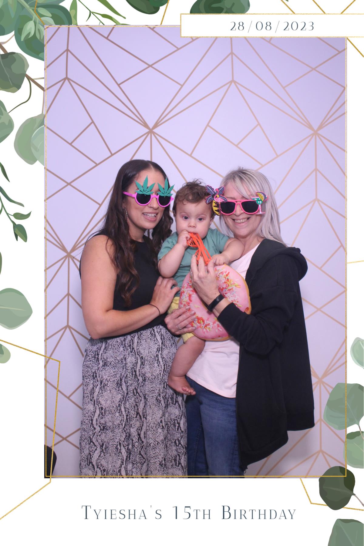 Tyiesha 15th Birthday  | View more photos from the event at gallery.magicimages.uk/u/MagicImages/Tyiesha-15th-Birthday