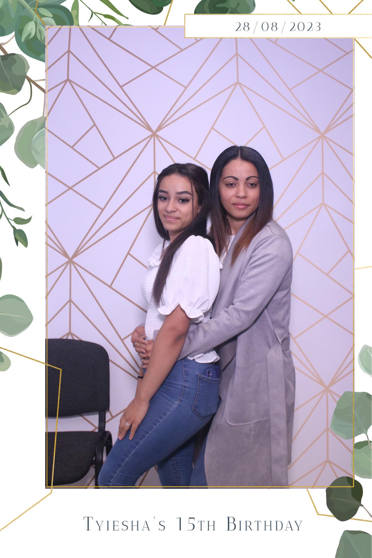 Tyiesha 15th Birthday  | View more photos from the event at gallery.magicimages.uk/u/MagicImages/Tyiesha-15th-Birthday