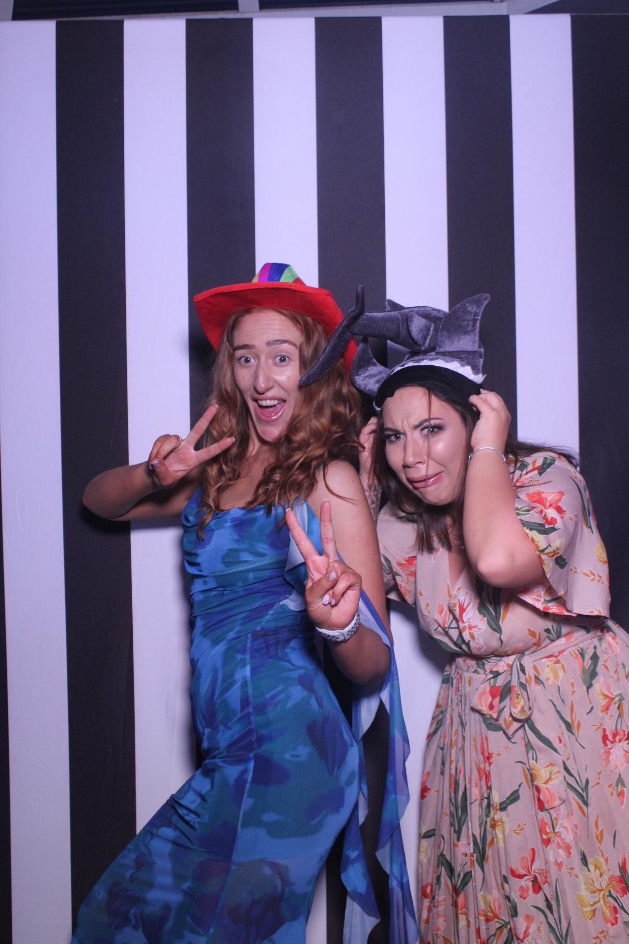 Abbie & Luke  | View more photos from the event at gallery.magicimages.uk/u/MagicImages/Abbie-Luke-0