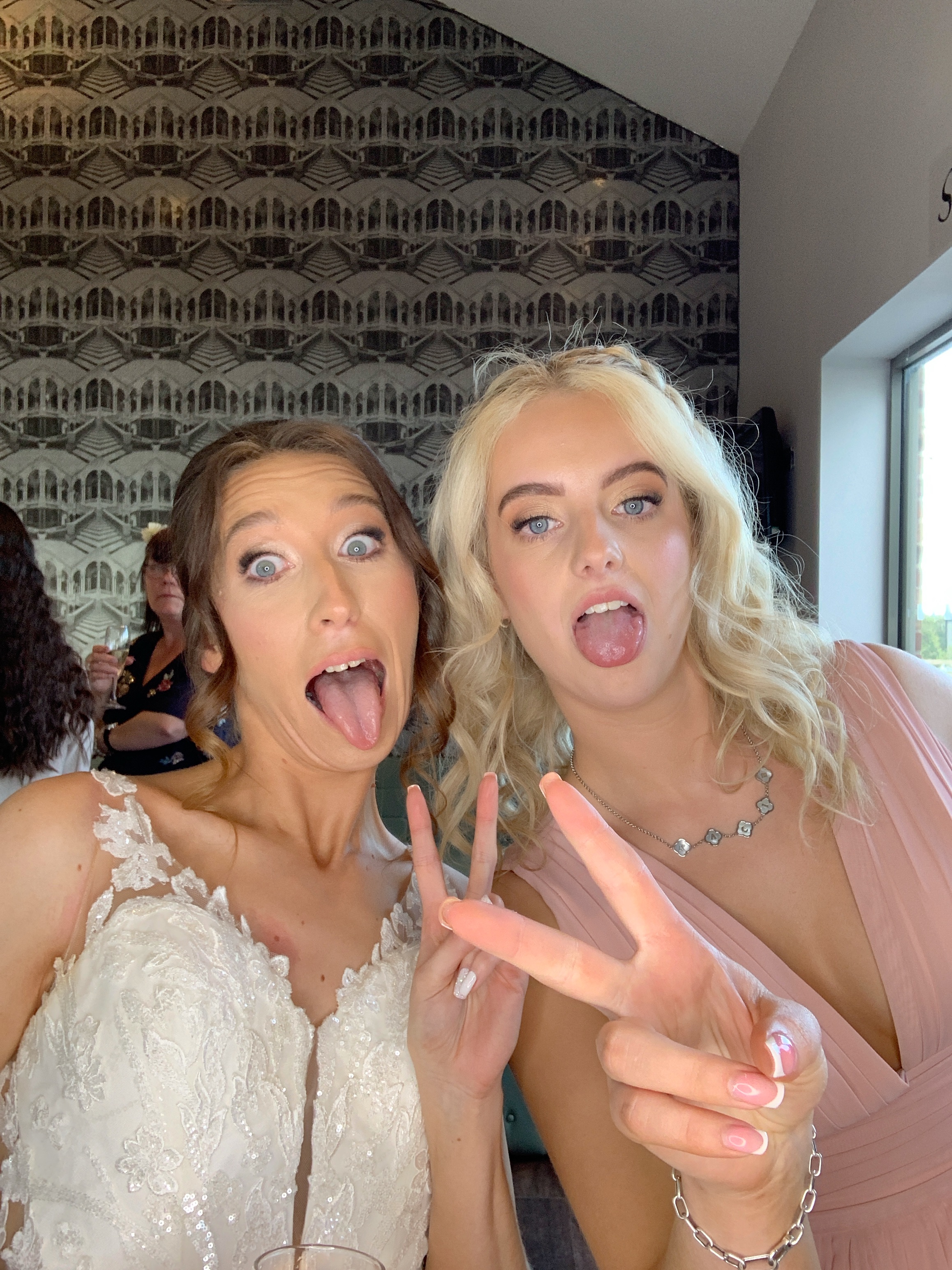 Aurtum & Liam  | View more photos from the event at gallery.magicimages.uk/u/MagicImages/Aurtum-Liam