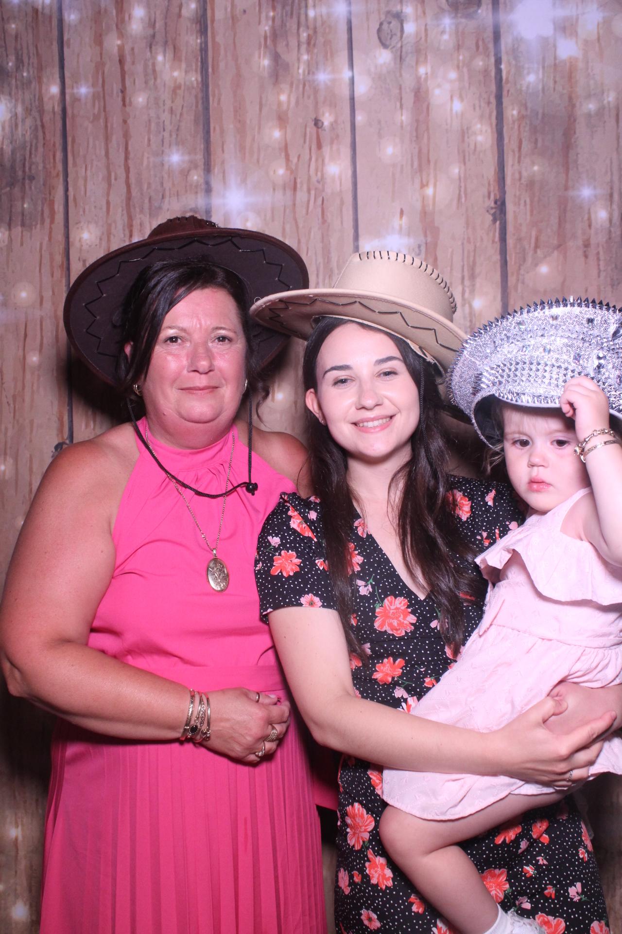 Ben and Aimee | View more photos from the event at gallery.magicimages.uk/u/MagicImages/Ben-and-Aimee