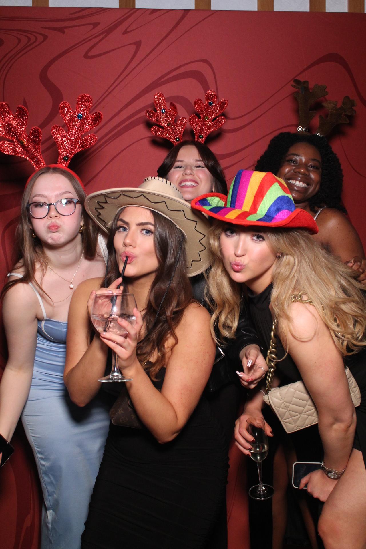 Freeths Christmas Party  | View more photos from the event at gallery.magicimages.uk/u/MagicImages/Freeths-Christmas-Party