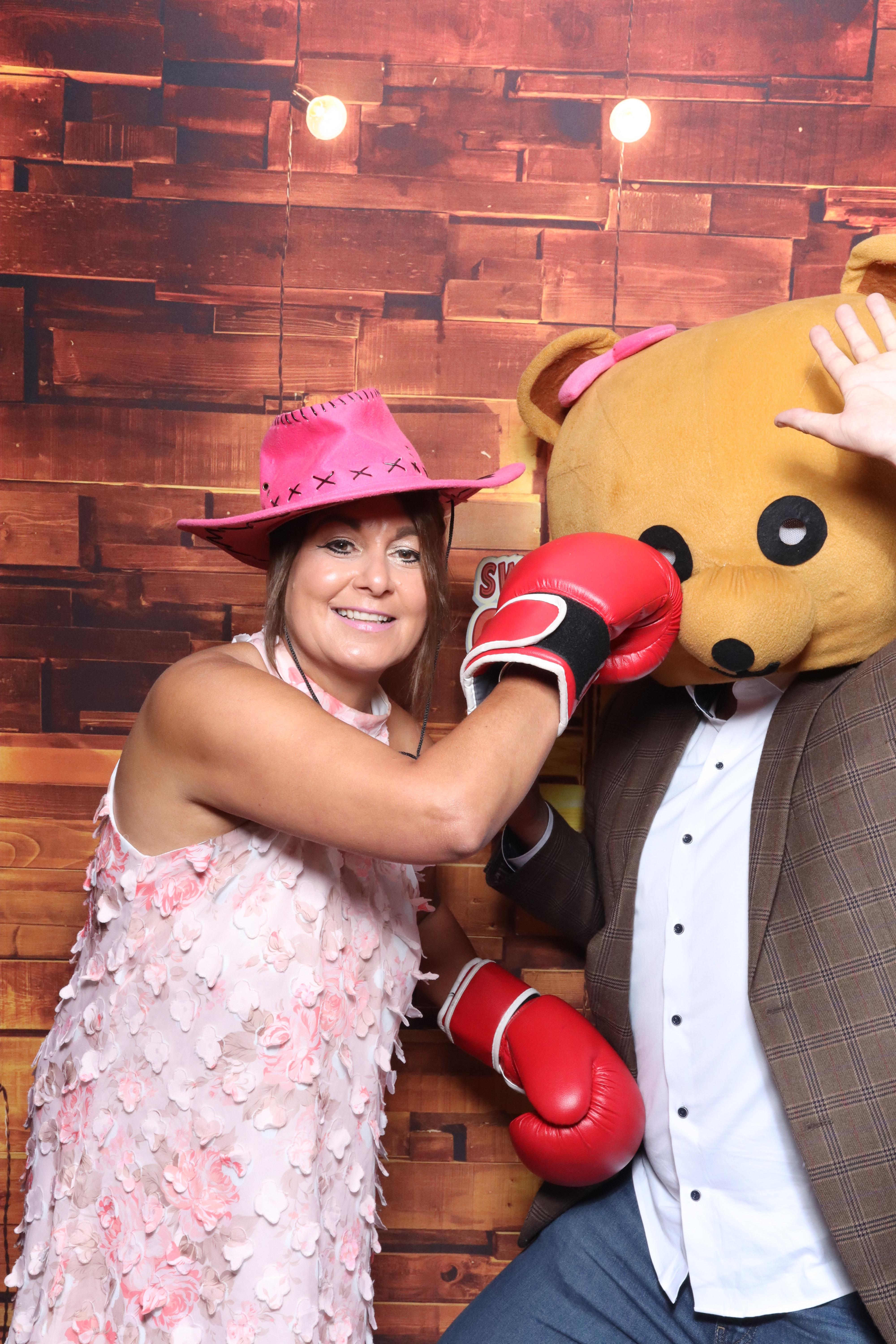 John & Amy Louise | View more photos from the event at gallery.magicimages.uk/u/MagicImages/John-Amy-Louise