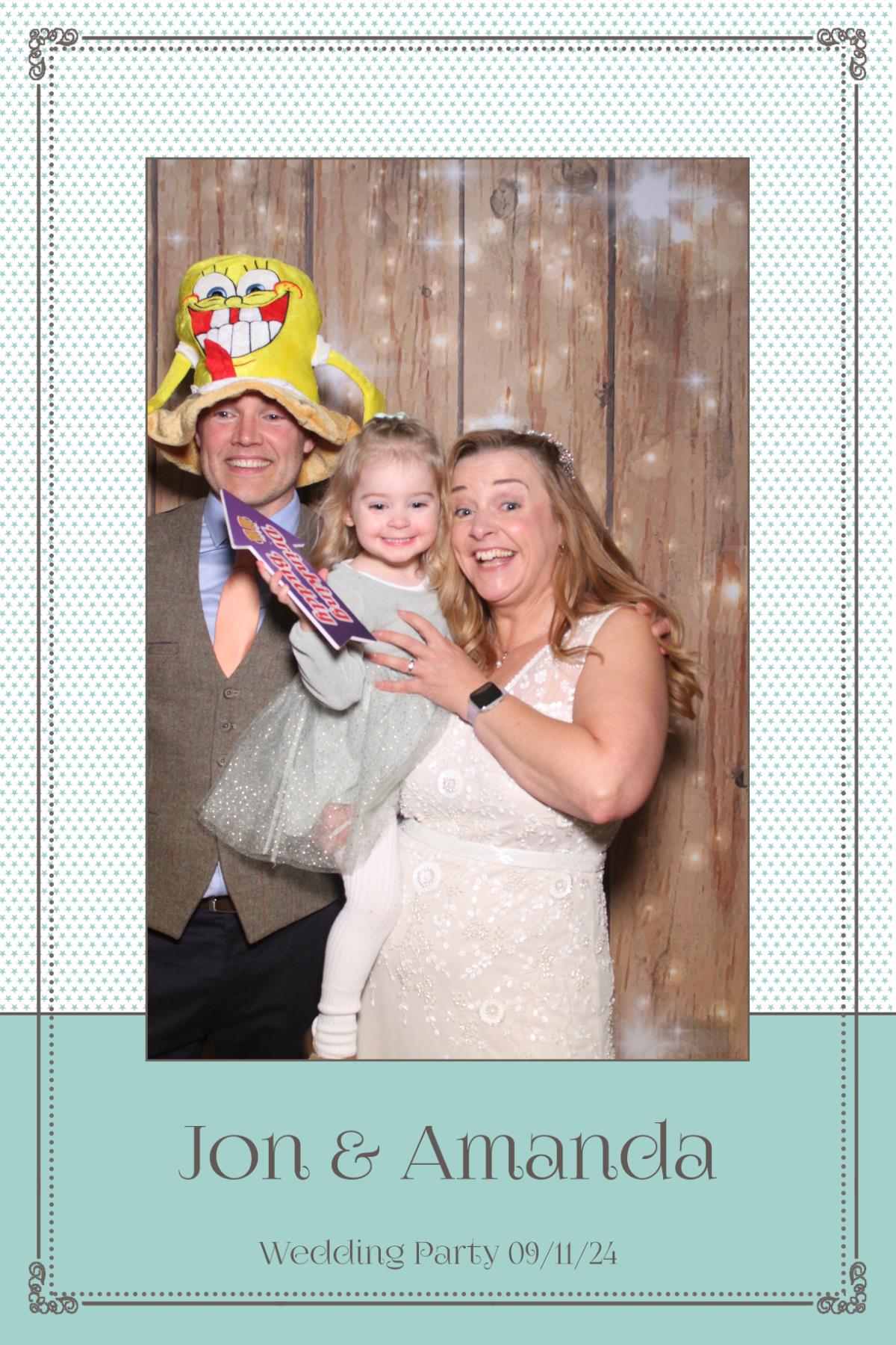 Jon & Amanda  | View more photos from the event at gallery.magicimages.uk/u/MagicImages/Jon-Amanda