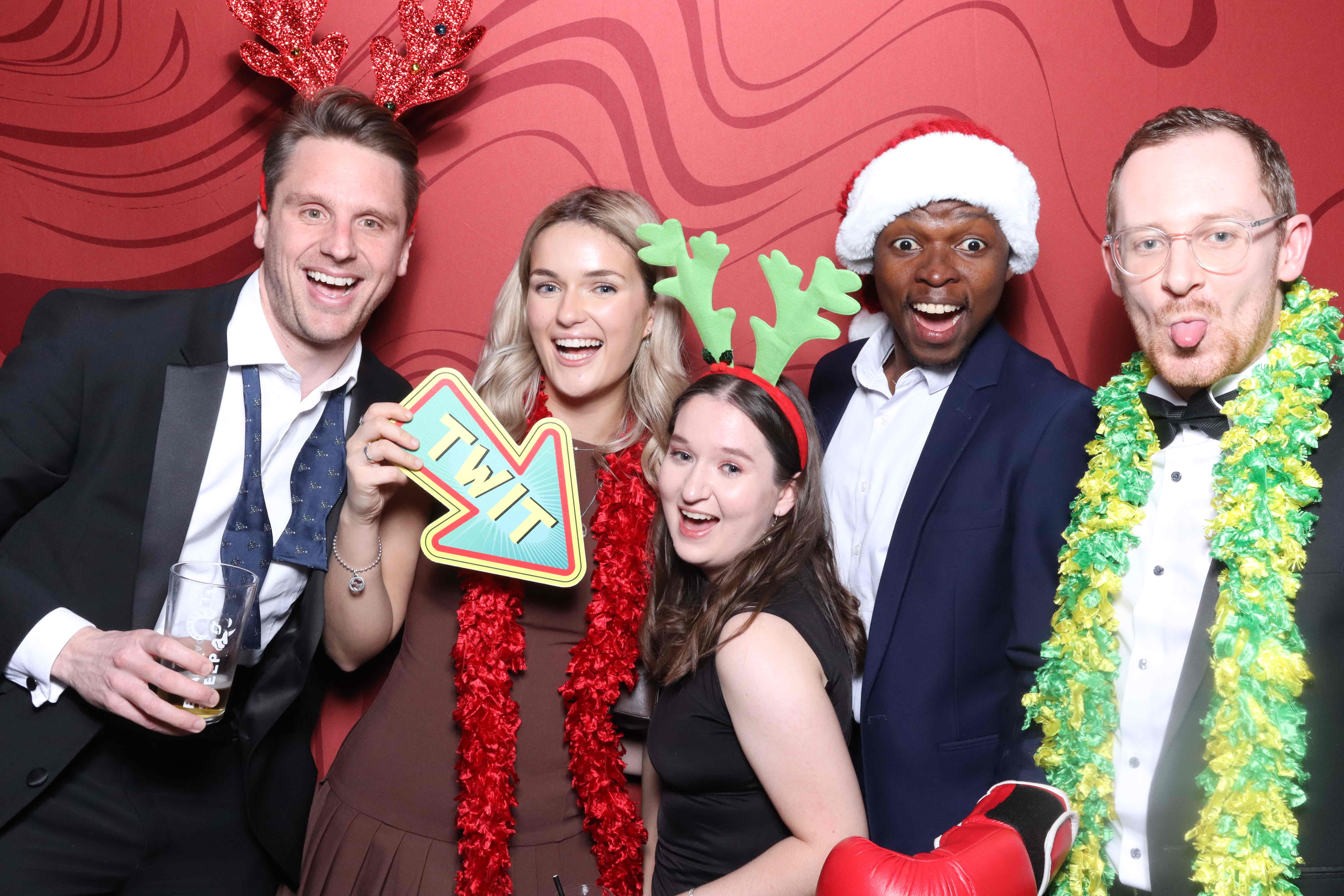 KPMG Christmas Party  | View more photos from the event at gallery.magicimages.uk/u/MagicImages/KPMG-Christmas-Party-0