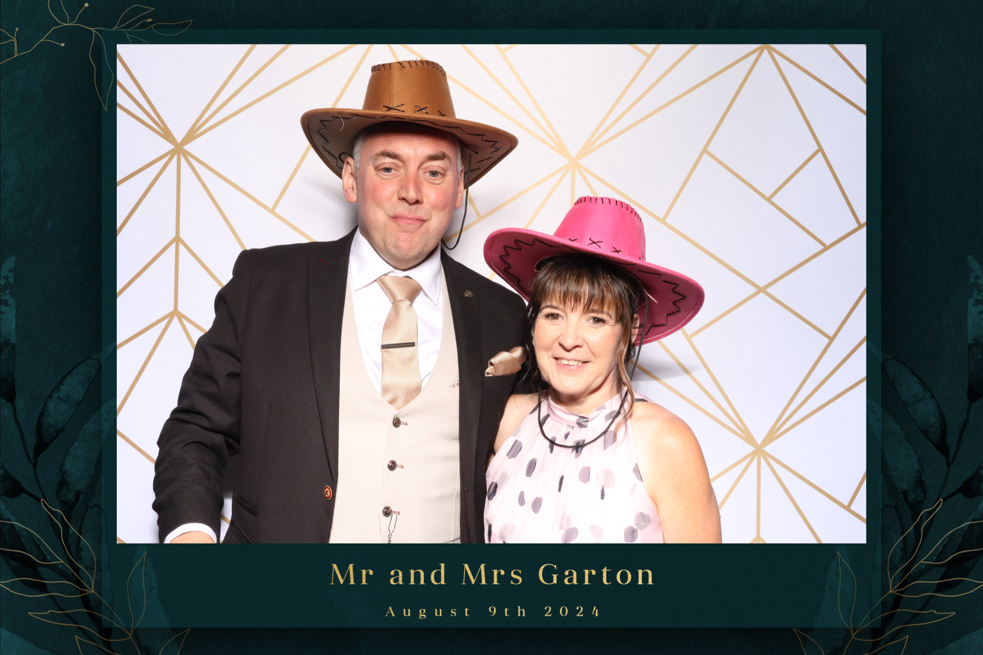 Mr & Mrs Garton  | View more photos from the event at gallery.magicimages.uk/u/MagicImages/Mr-Mrs-Garton