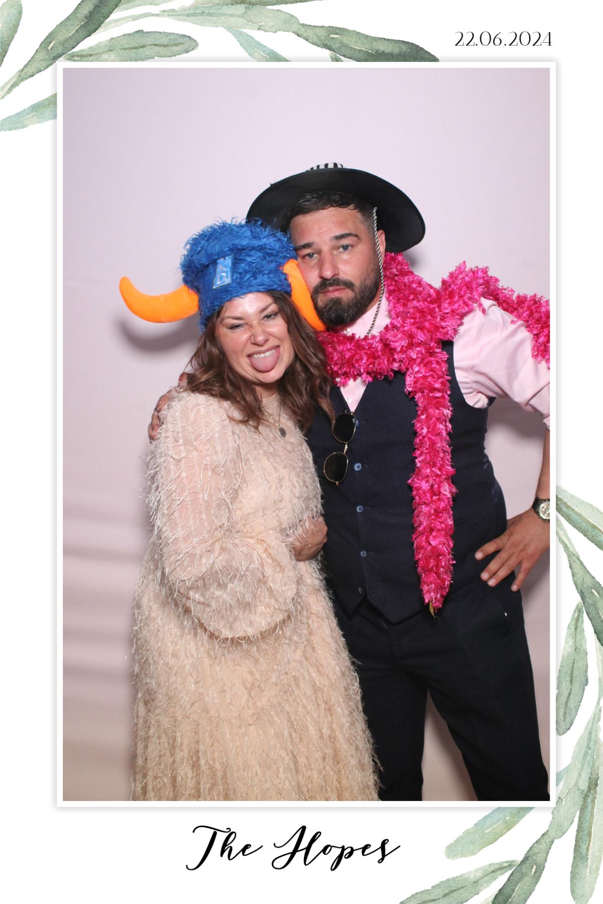 Mr & Mrs Hope  | View more photos from the event at gallery.magicimages.uk/u/MagicImages/Mr-Mrs-Hope