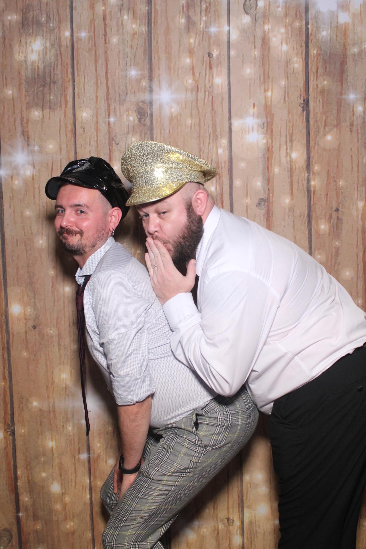 Paul & Pij  | View more photos from the event at gallery.magicimages.uk/u/MagicImages/Paul-Pij