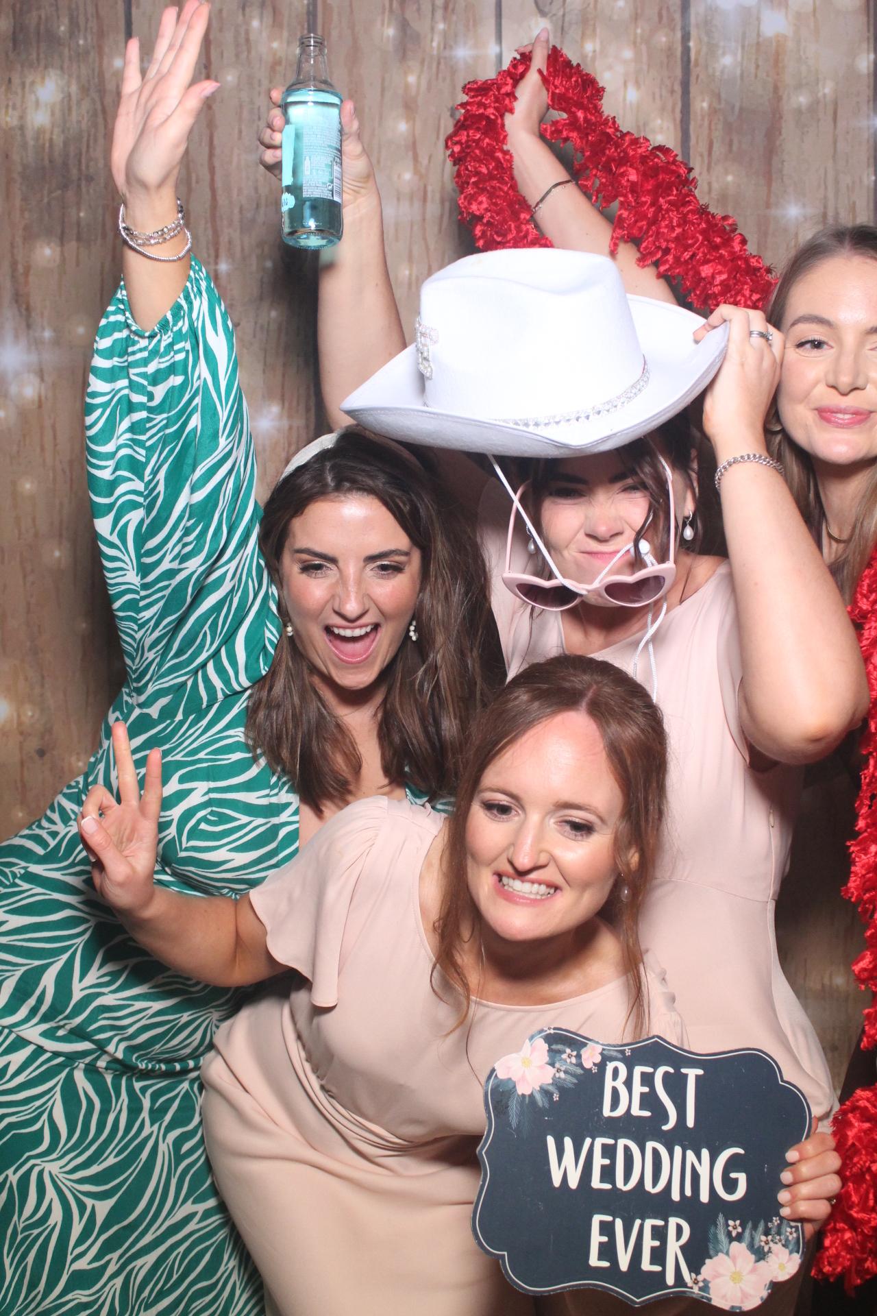 Sioned & Will  | View more photos from the event at gallery.magicimages.uk/u/MagicImages/Sioned-Will