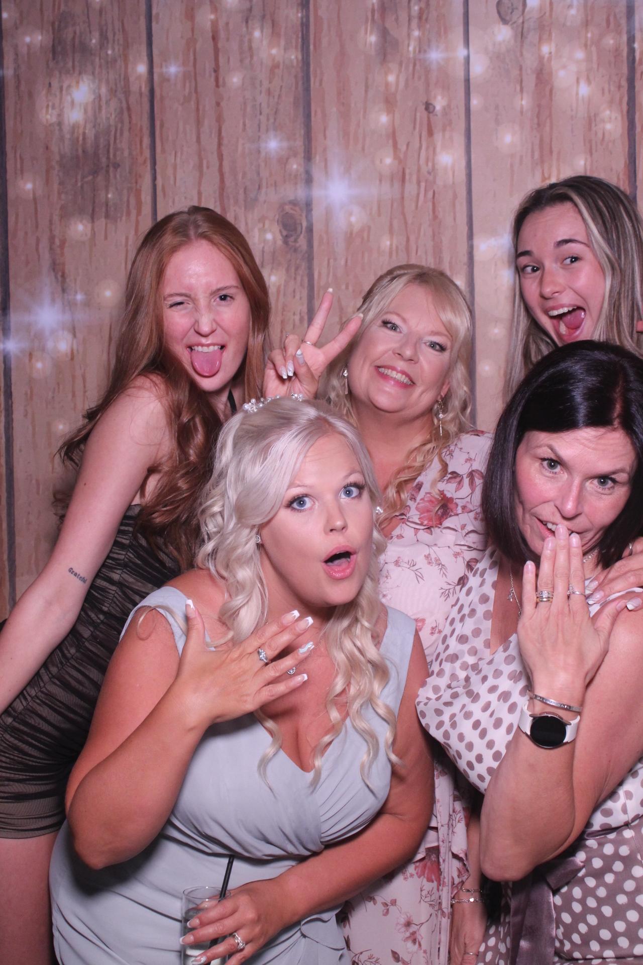 Aaron and Marie’s Wedding | View more photos from the event at gallery.magicimages.uk/u/MagicImages/Aaron-and-Marie’s-Wedding