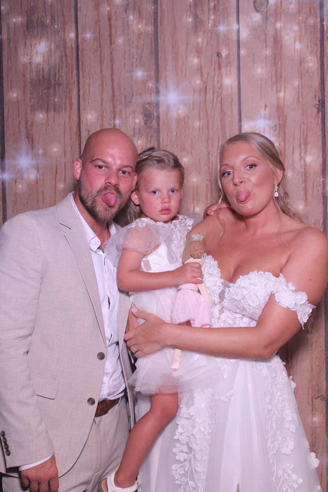 Aaron and Marie’s Wedding | View more photos from the event at gallery.magicimages.uk/u/MagicImages/Aaron-and-Marie’s-Wedding