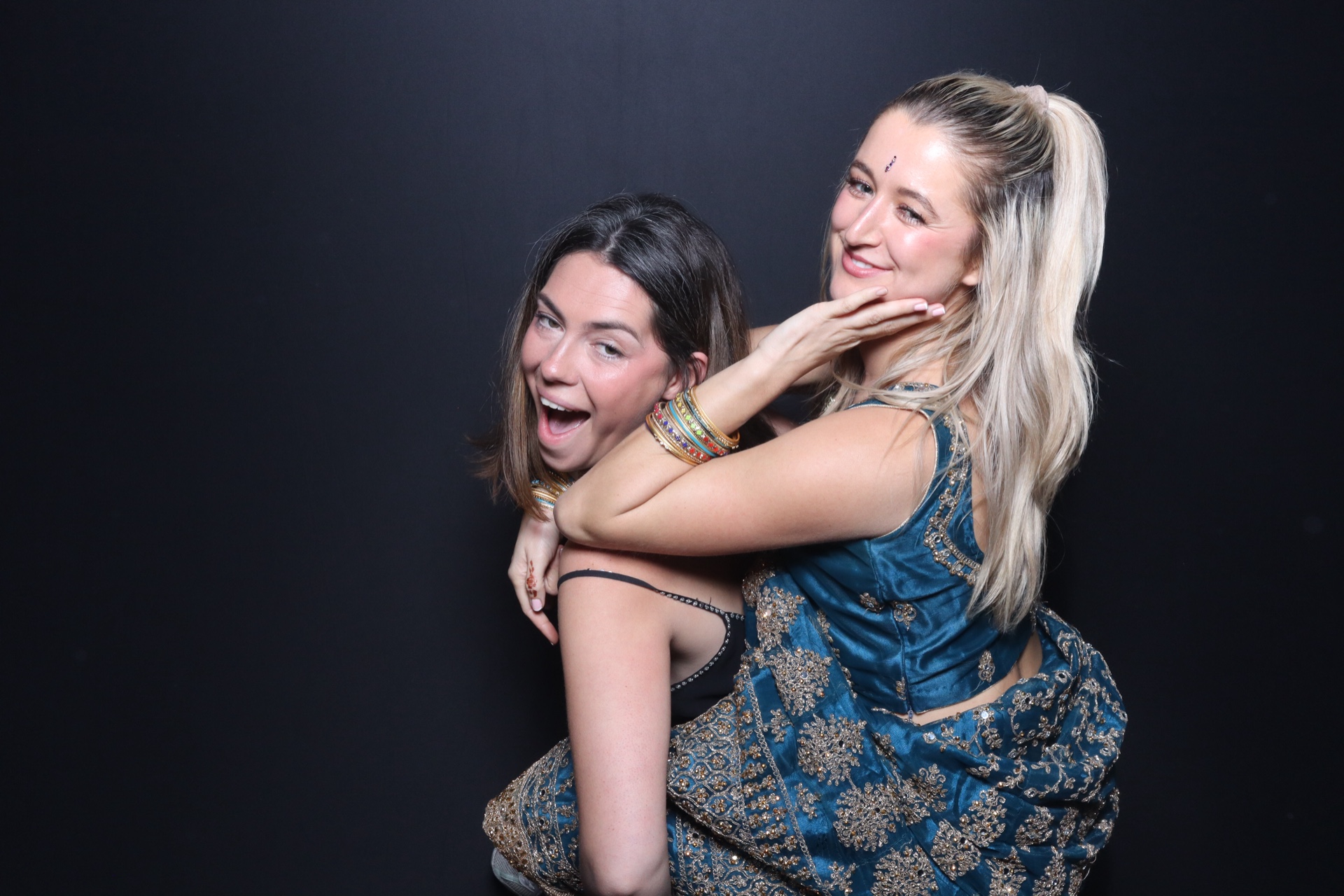 Anish & Monica  | View more photos from the event at gallery.magicimages.uk/u/MagicImages/Anish-Monica