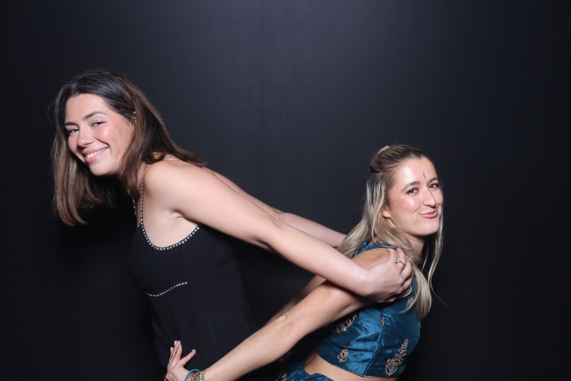 Anish & Monica  | View more photos from the event at gallery.magicimages.uk/u/MagicImages/Anish-Monica